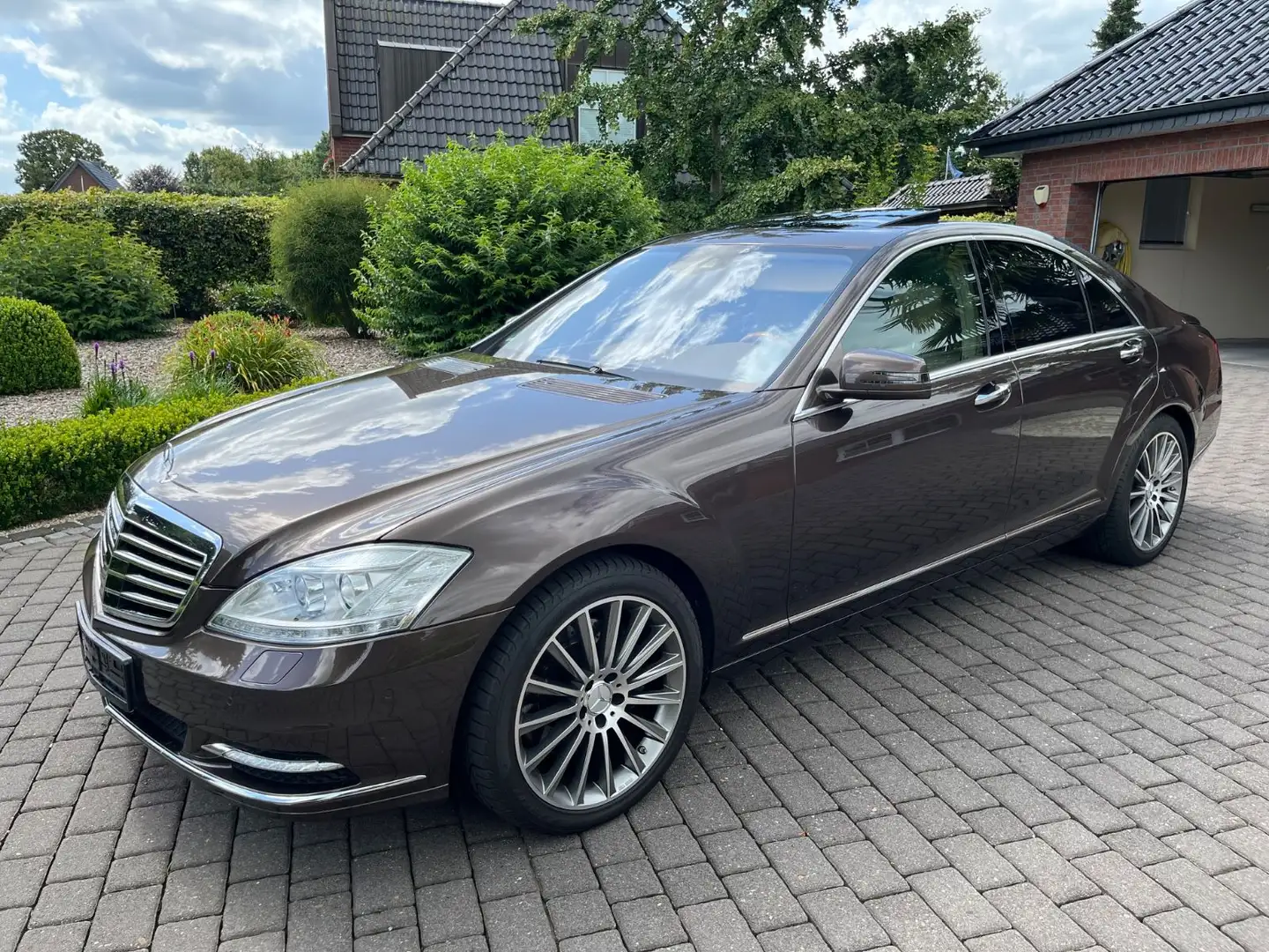 Mercedes-Benz S 350 4 Matic (( Vollausstattung + Wie Neu !!)) Braun - 1