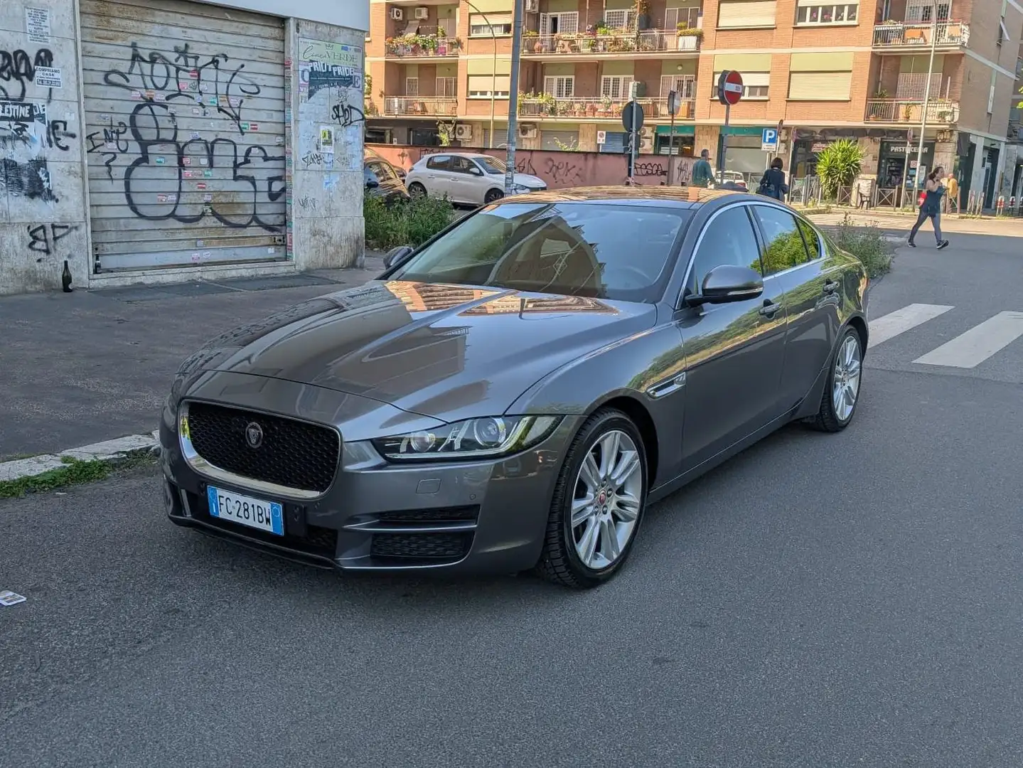 Jaguar XE XE 2.0d Pure 180cv auto - 1