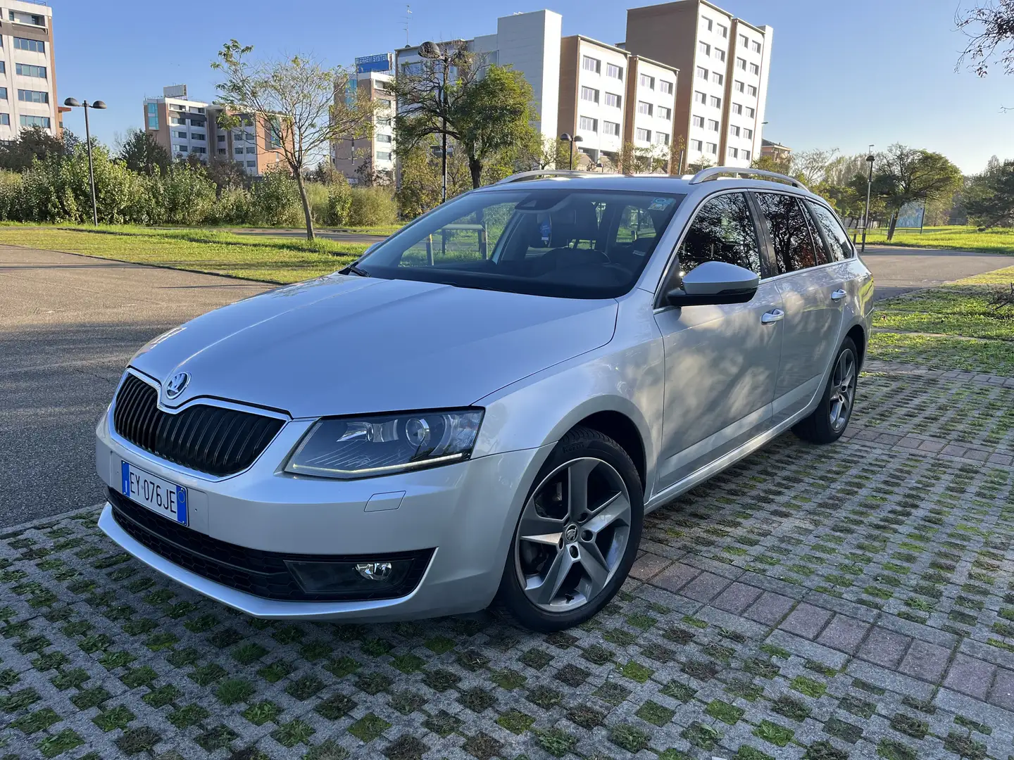 Skoda Octavia Combi 2.0 TDI (Green tec) DSG Style - 2