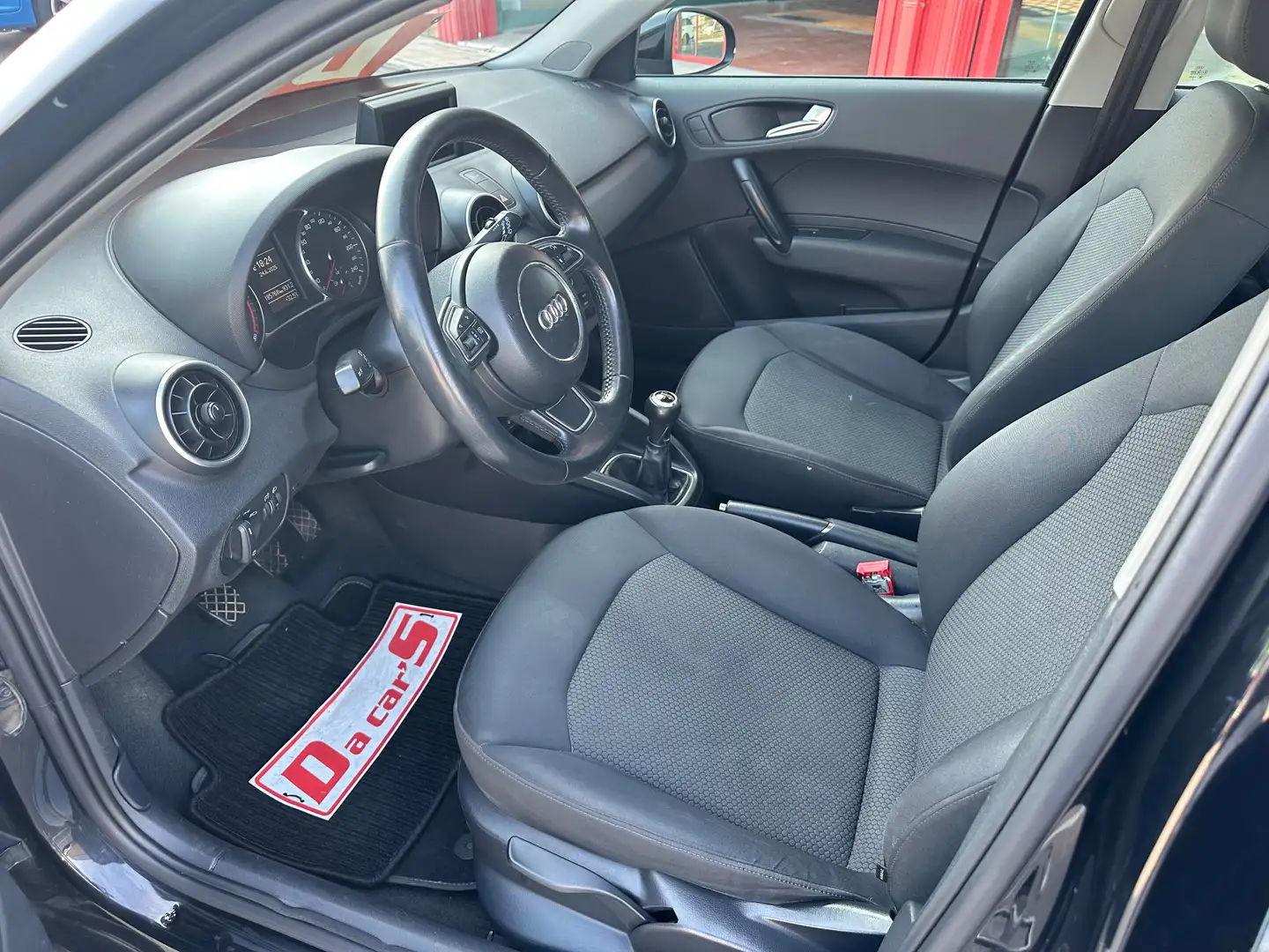 Audi A1 Sportback 1.6 tdi Attraction, NEOPATENTATI OK! Zwart - 2