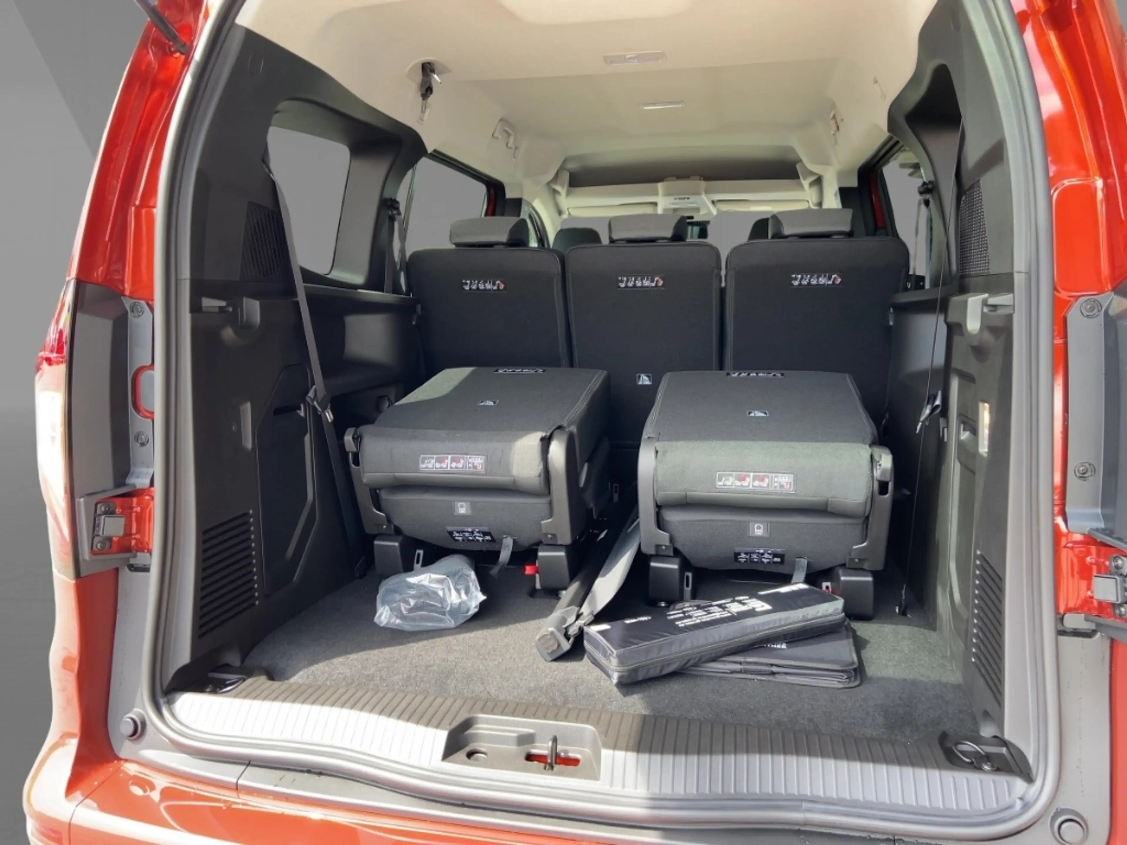 Nissan Townstar TEKNA Kbi-7 L2 130PS Autom. Winter/360°/Navi/Carpl — photo 12