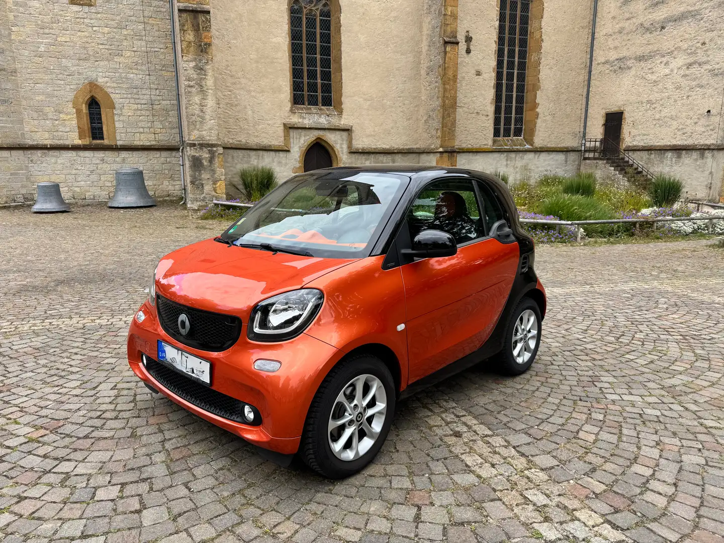 smart forTwo smart fortwo coupe passion / Ganzjahresreifen Orange - 1
