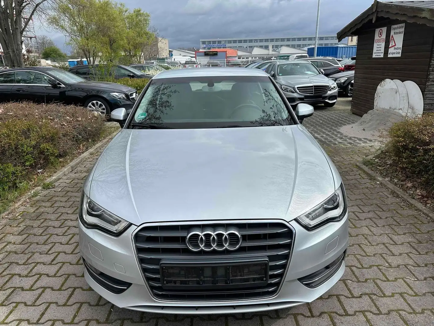 Audi A3 1,6 TDI   Xenon  Navi  Klimaaut.  SHZ  PDC  2.Ha Zilver - 2