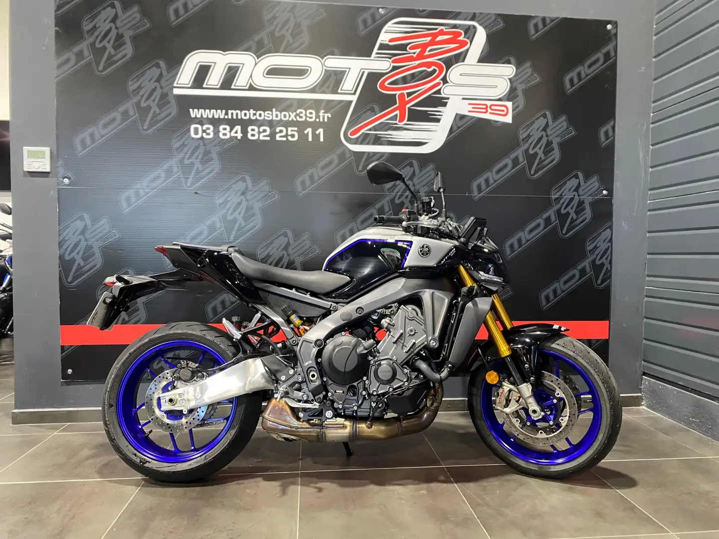 Yamaha MT-09 Gris - 1