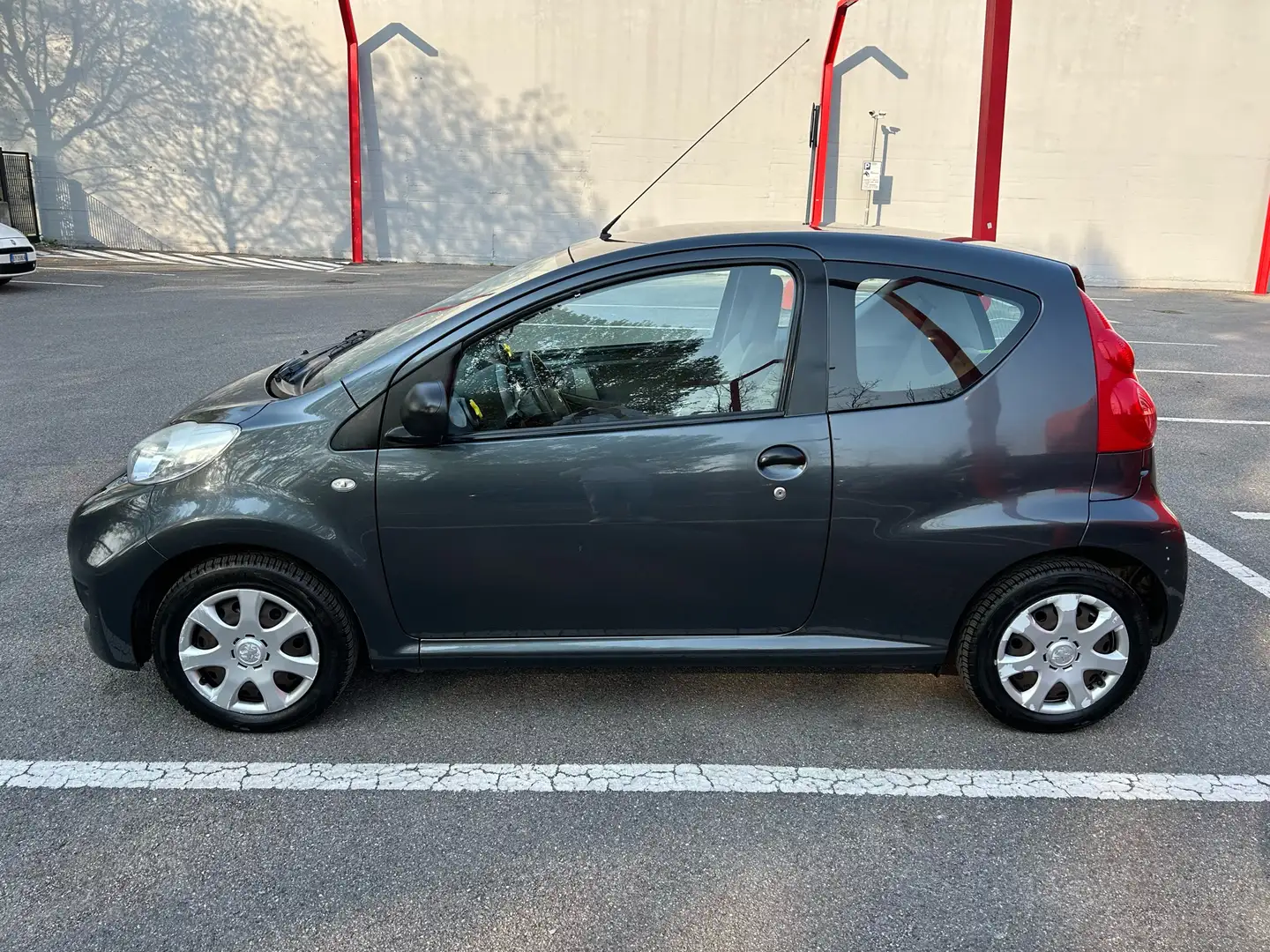 Peugeot 107 1.0 12v Allure (sweet years) 3p FL - 1