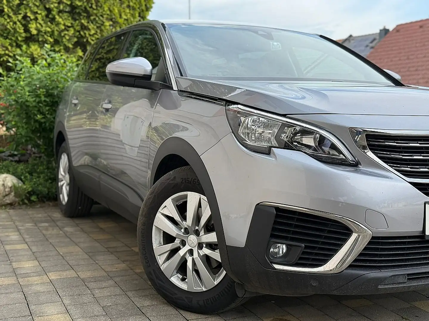 Peugeot 5008 1,5 BlueHDI 130 S&S EAT8 Active Aut. 7 Sitze Grau - 2