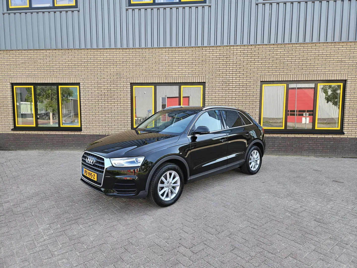 Audi Q3 1.4 TFSI CoD Design Pro Line Plus Black - 2