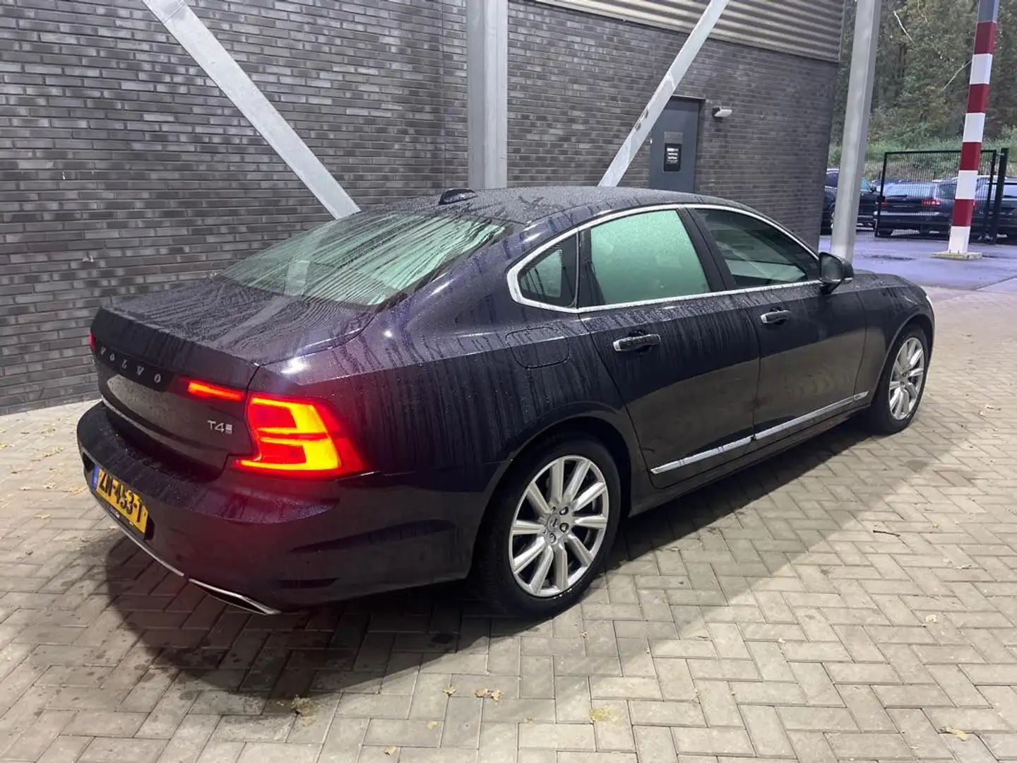 Volvo S90 T4 Business Luxury | ACC | BLIS | Keyless | Stoelv Blauw - 2
