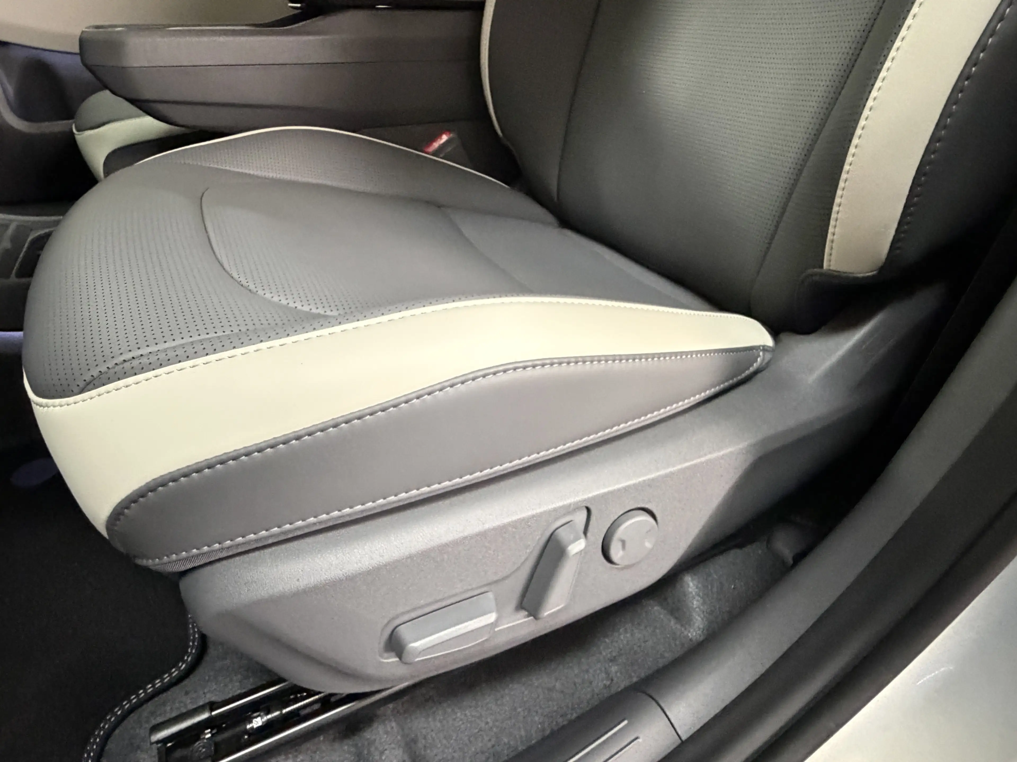 Kia EV3 GT-PlusLine 81.4 kWh 204 PK direct leverbaar en ri — photo 31