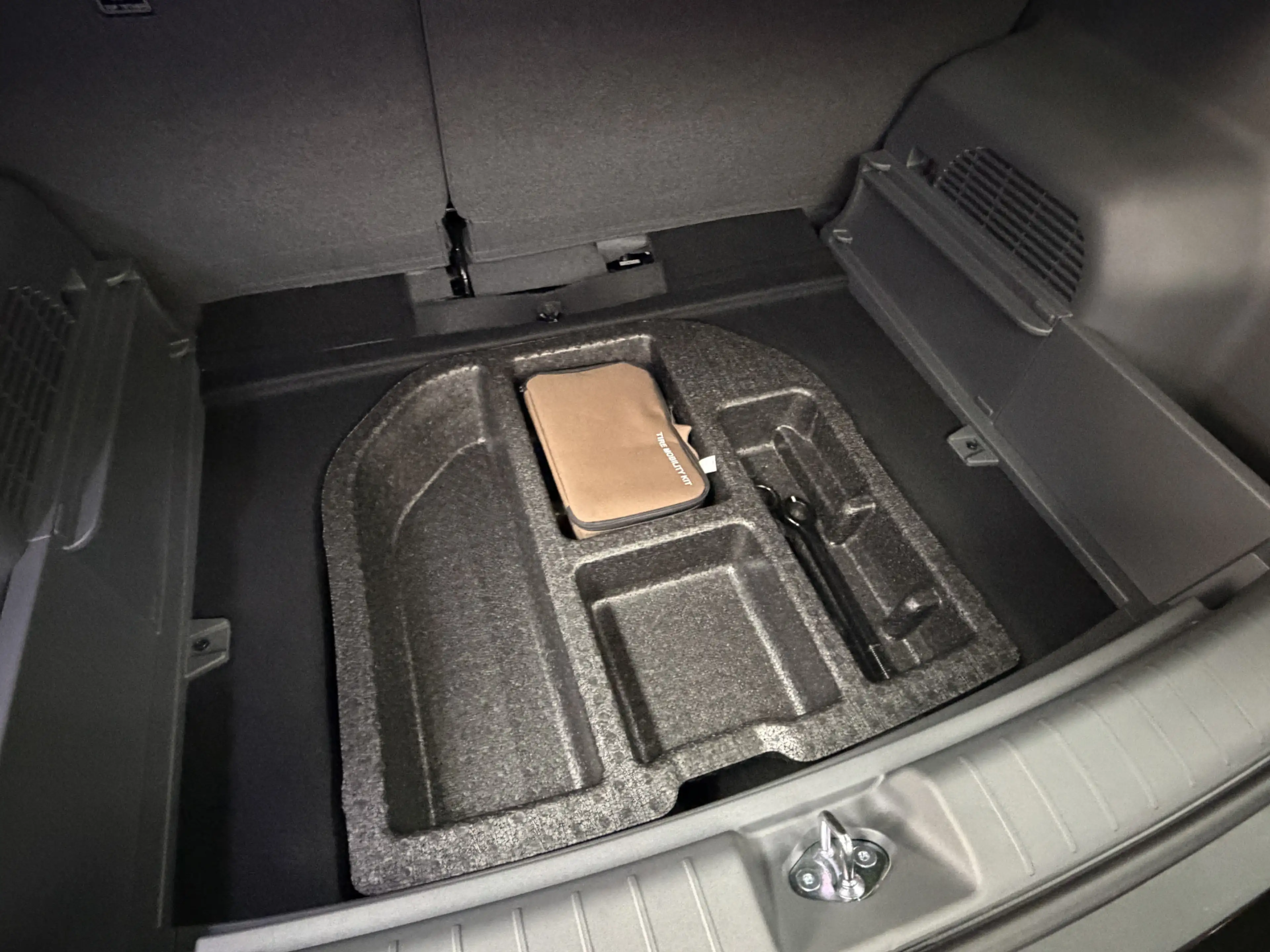 Kia EV3 GT-PlusLine 81.4 kWh 204 PK direct leverbaar en ri — photo 38