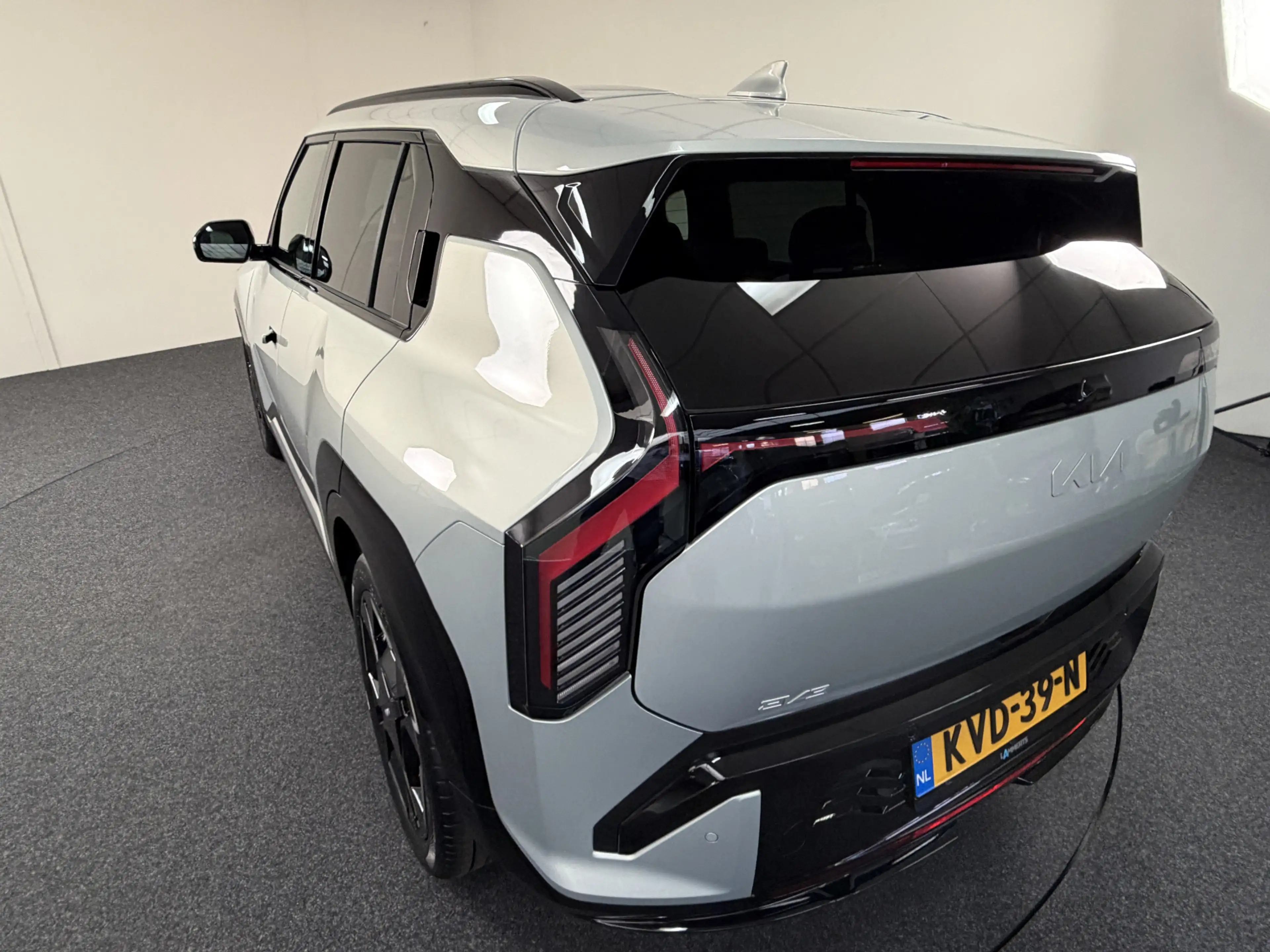 Kia EV3 GT-PlusLine 81.4 kWh 204 PK direct leverbaar en ri — photo 41