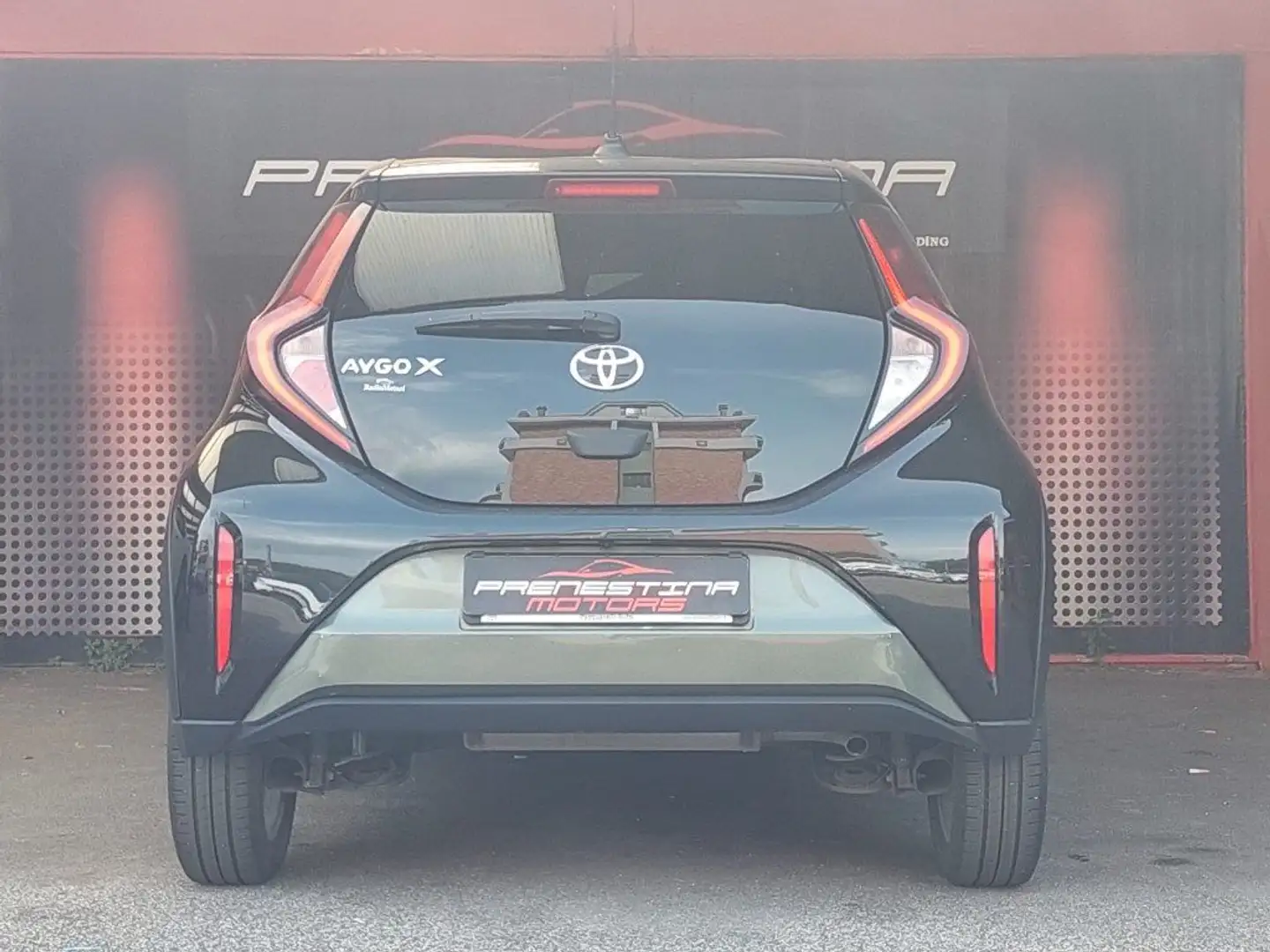 Toyota Aygo X 1.0 VVT-i 72 CV 5 porte Active S-CVT Verde - 2