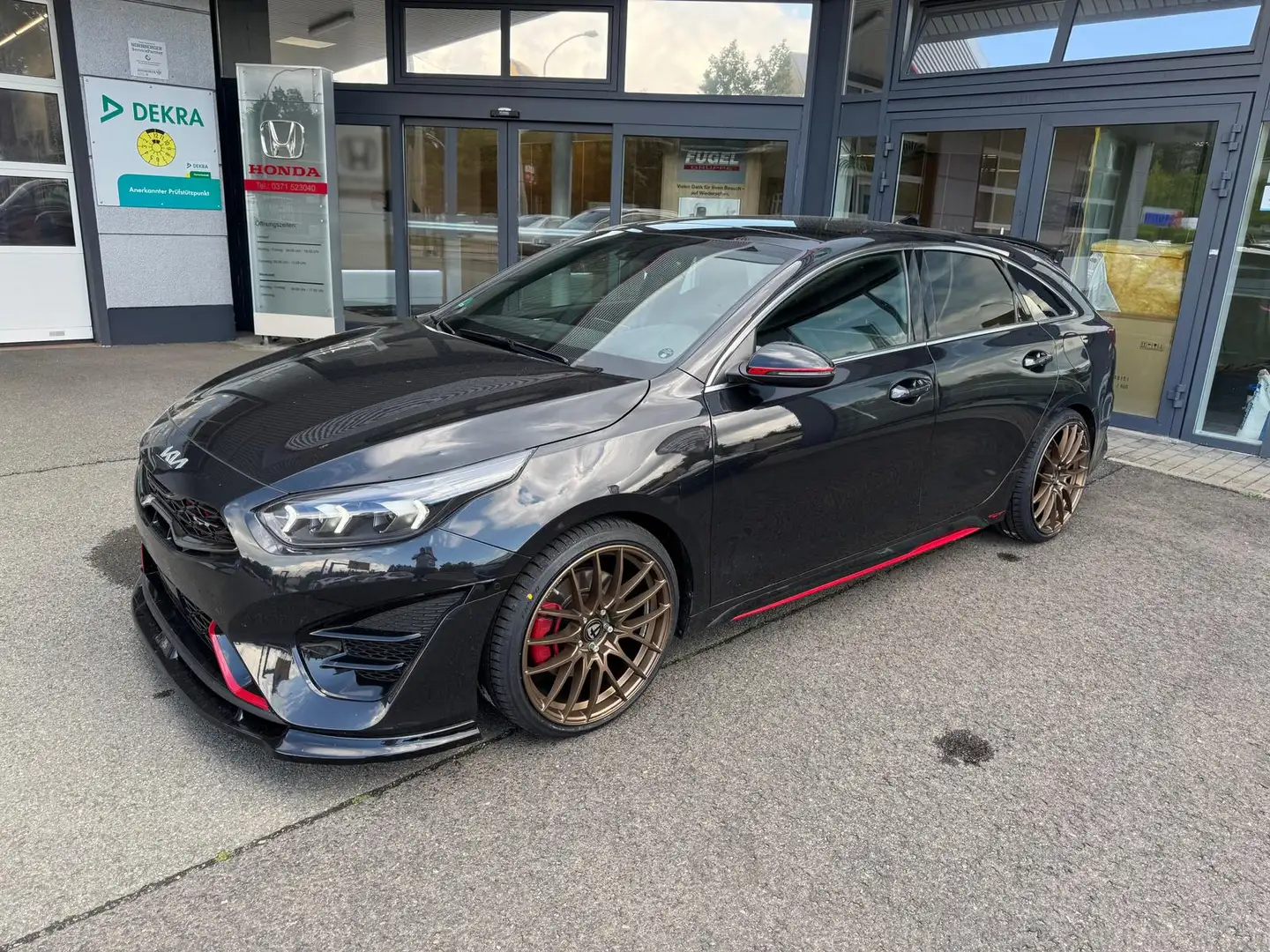 Kia ProCeed / pro_cee'd 1.6 TGDI DCT GT AHK|Pano|ACC|4xSHZ Schwarz - 2