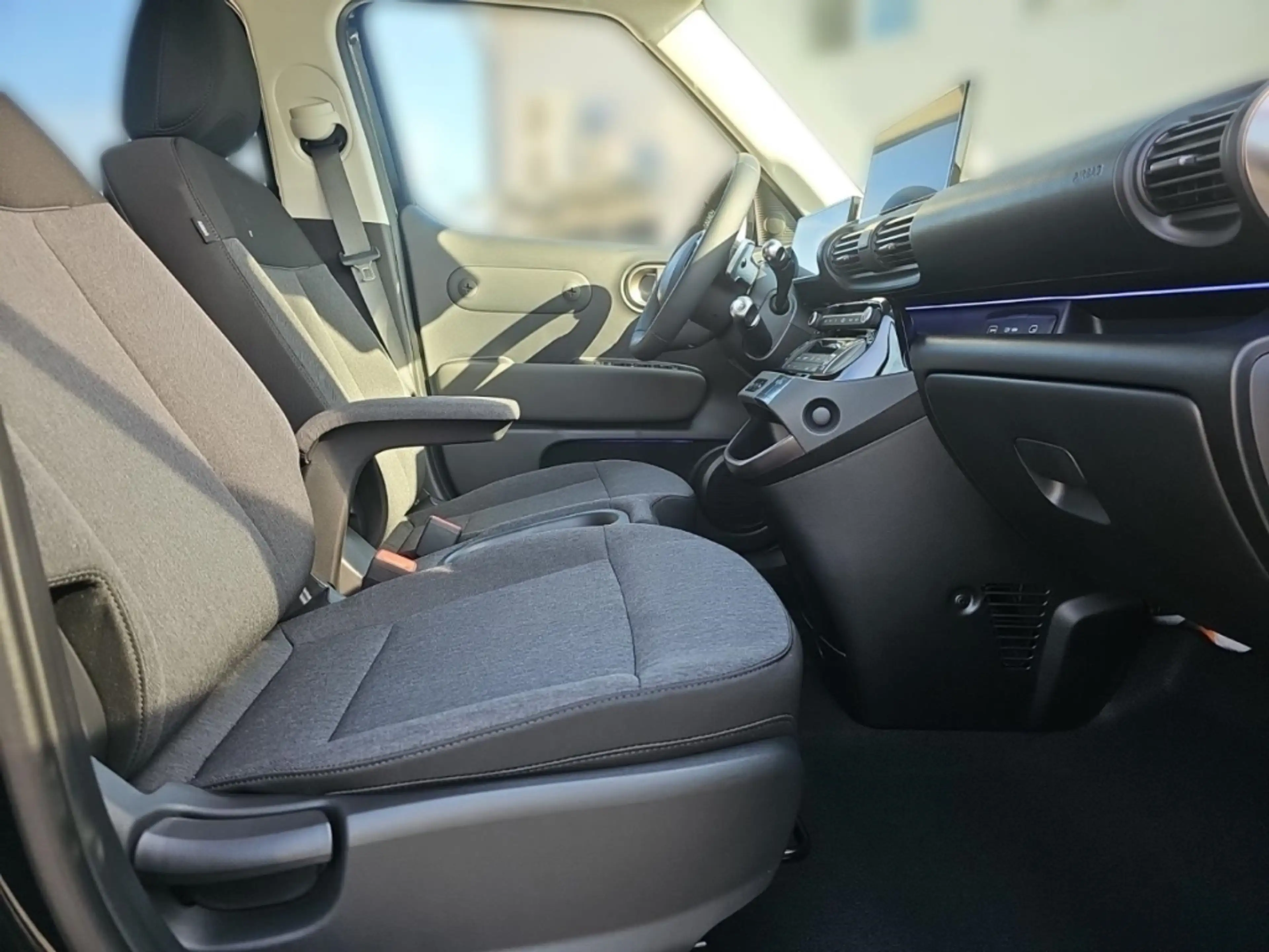 Hyundai Inster 49 kWh Prime Voll-LED Totwinkelass. Navi — photo 14
