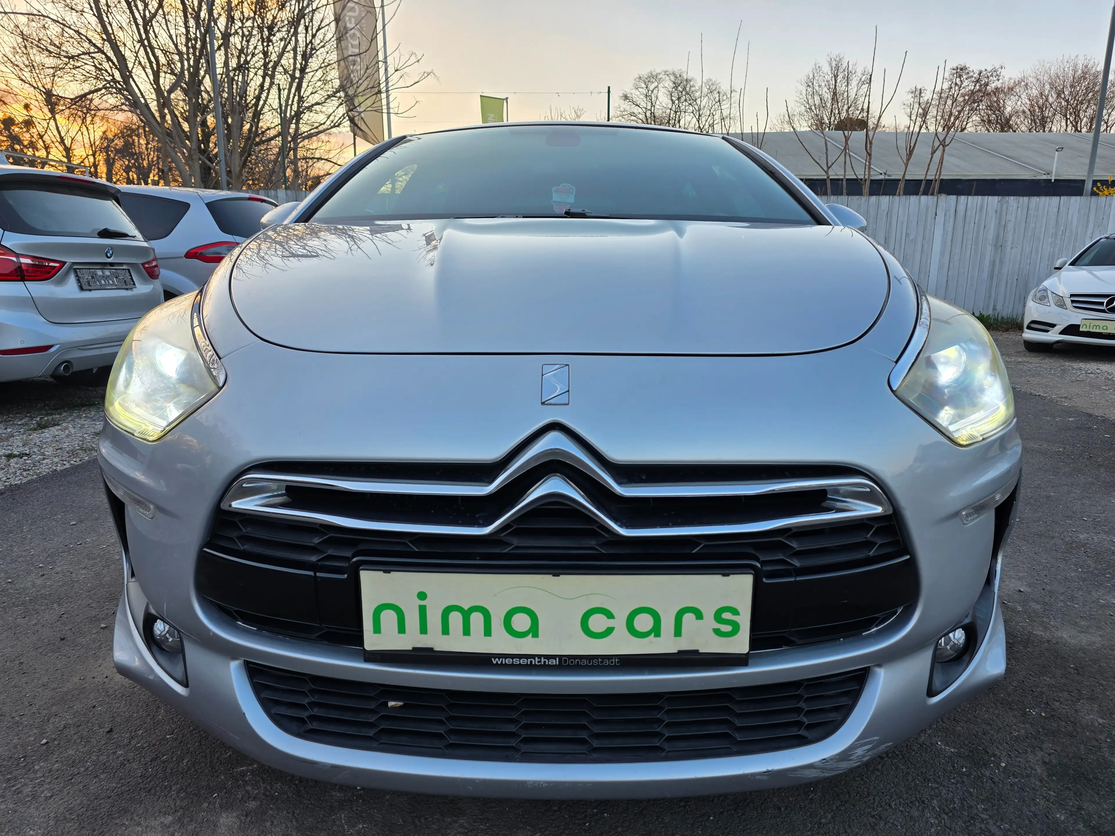 Citroen DS5 Automatik / Panoramadach / Pickerl bei Scania — photo 3