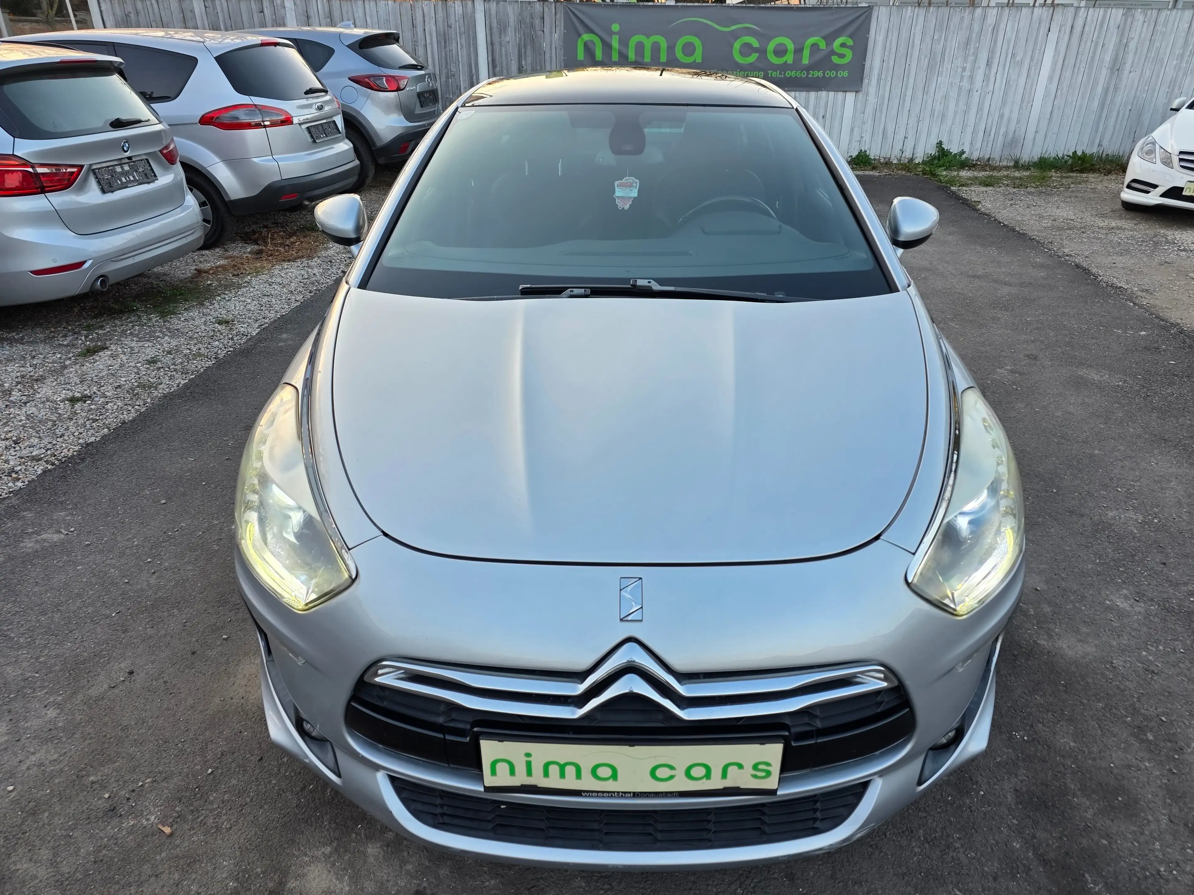 Citroen DS5 Automatik / Panoramadach / Pickerl bei Scania — photo 5