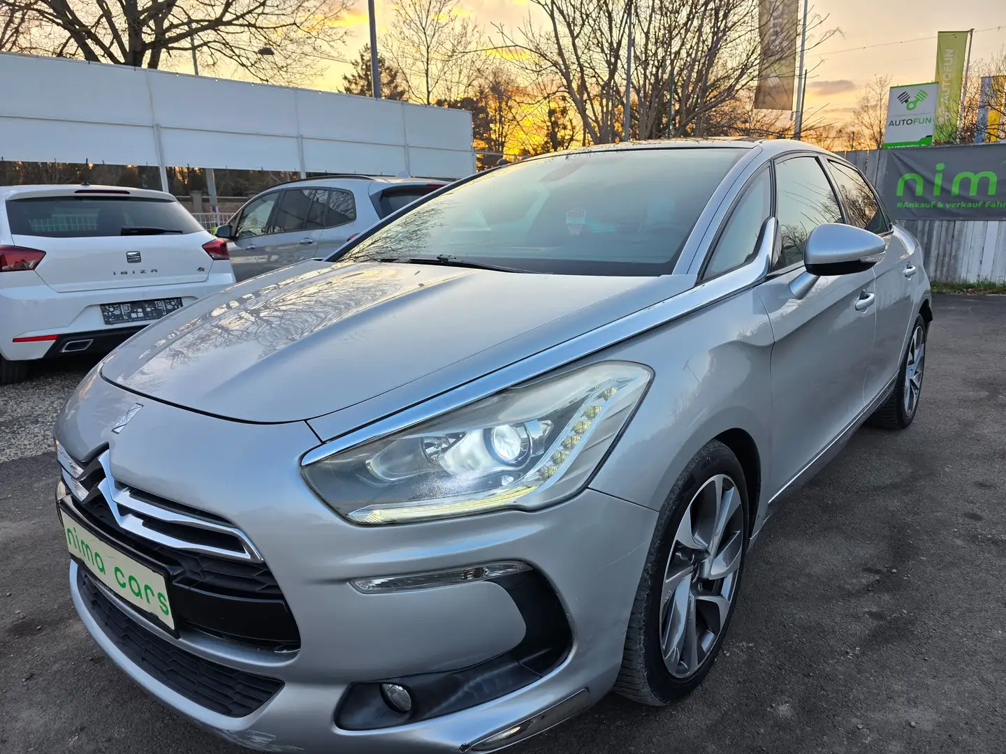 Citroen DS5 Automatik / Panoramadach / Pickerl bei Scania Silber - 1