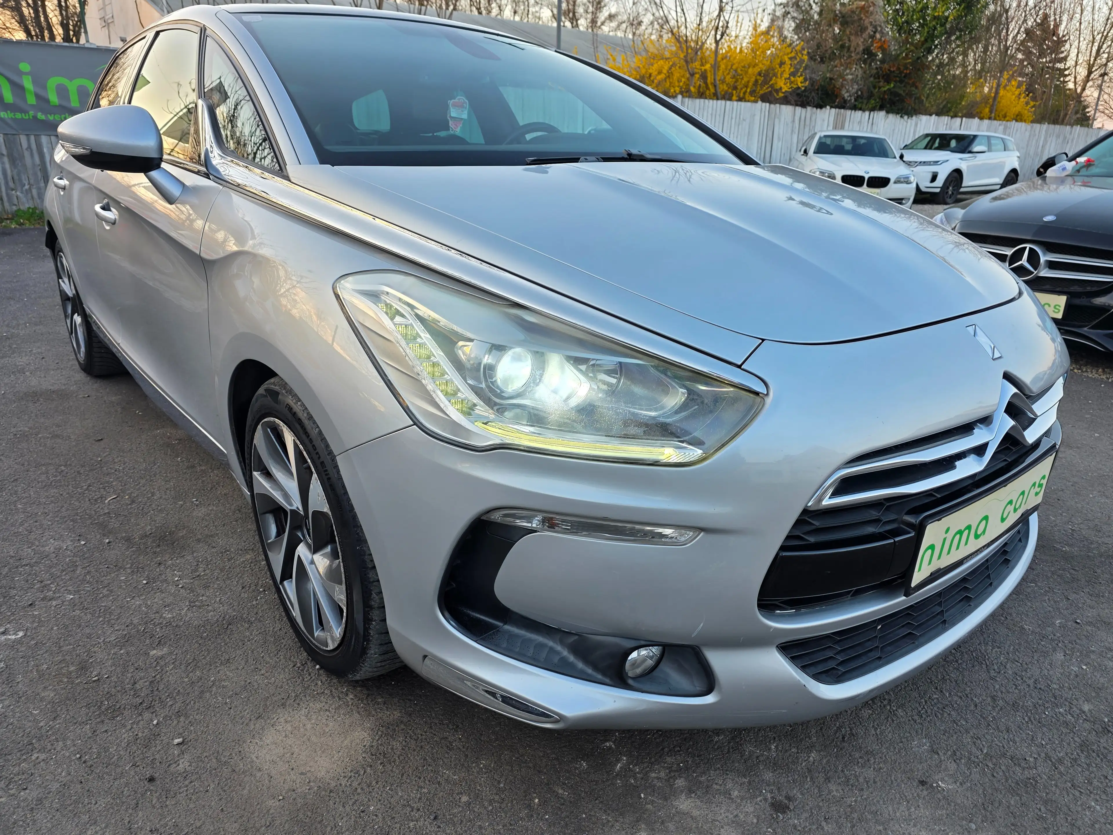Citroen DS5 Automatik / Panoramadach / Pickerl bei Scania — photo 6