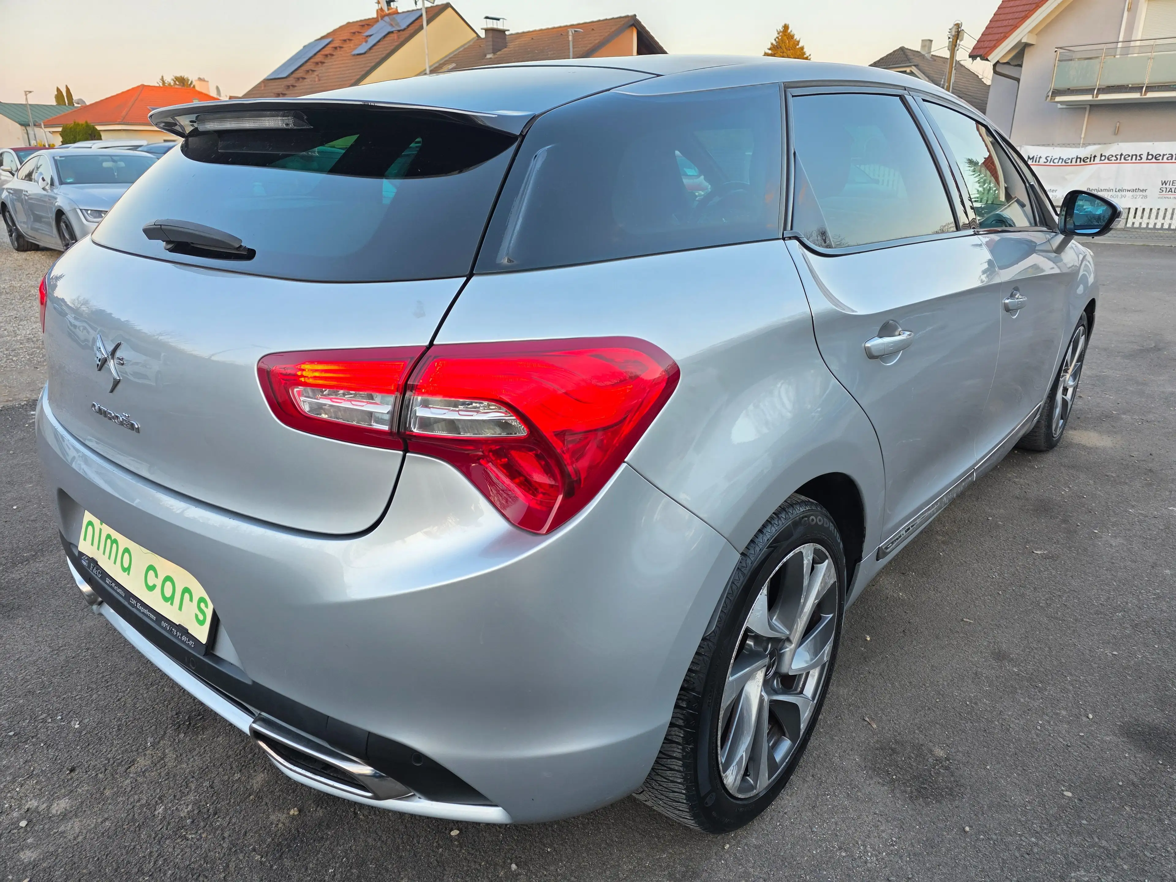 Citroen DS5 Automatik / Panoramadach / Pickerl bei Scania — photo 9