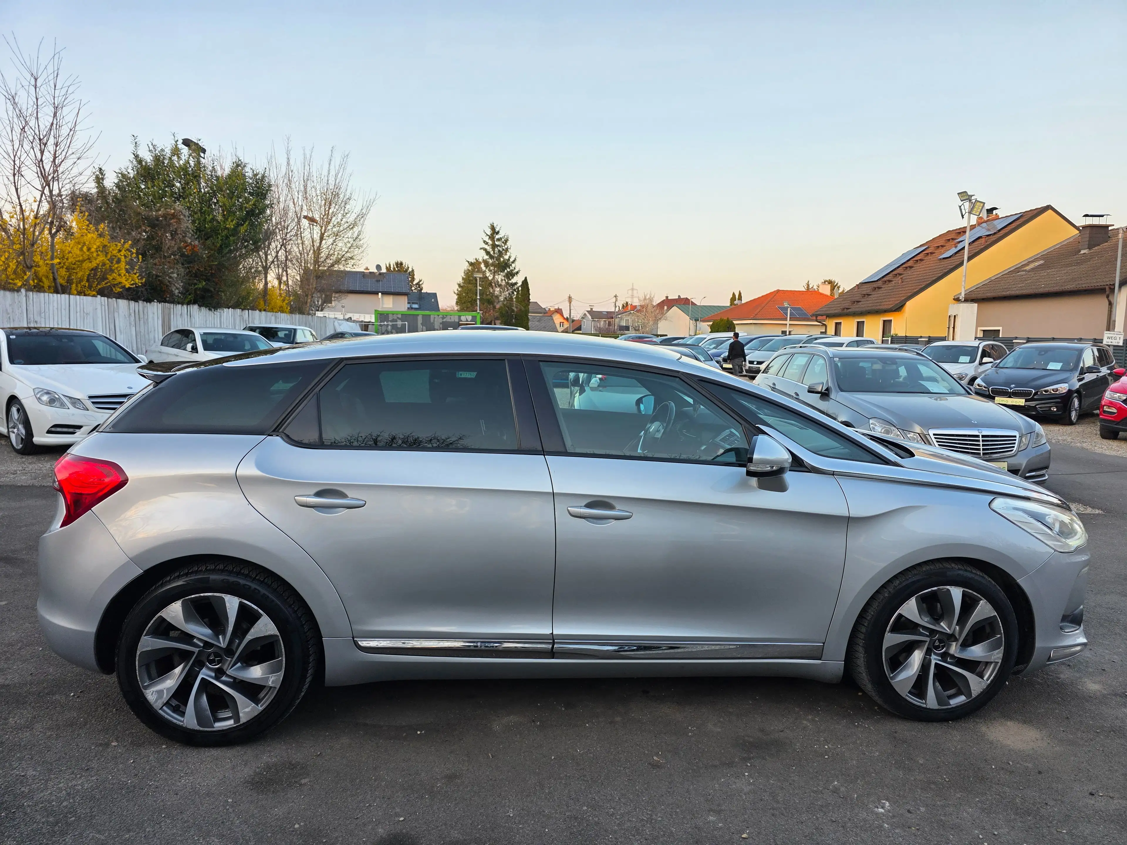 Citroen DS5 Automatik / Panoramadach / Pickerl bei Scania — photo 7