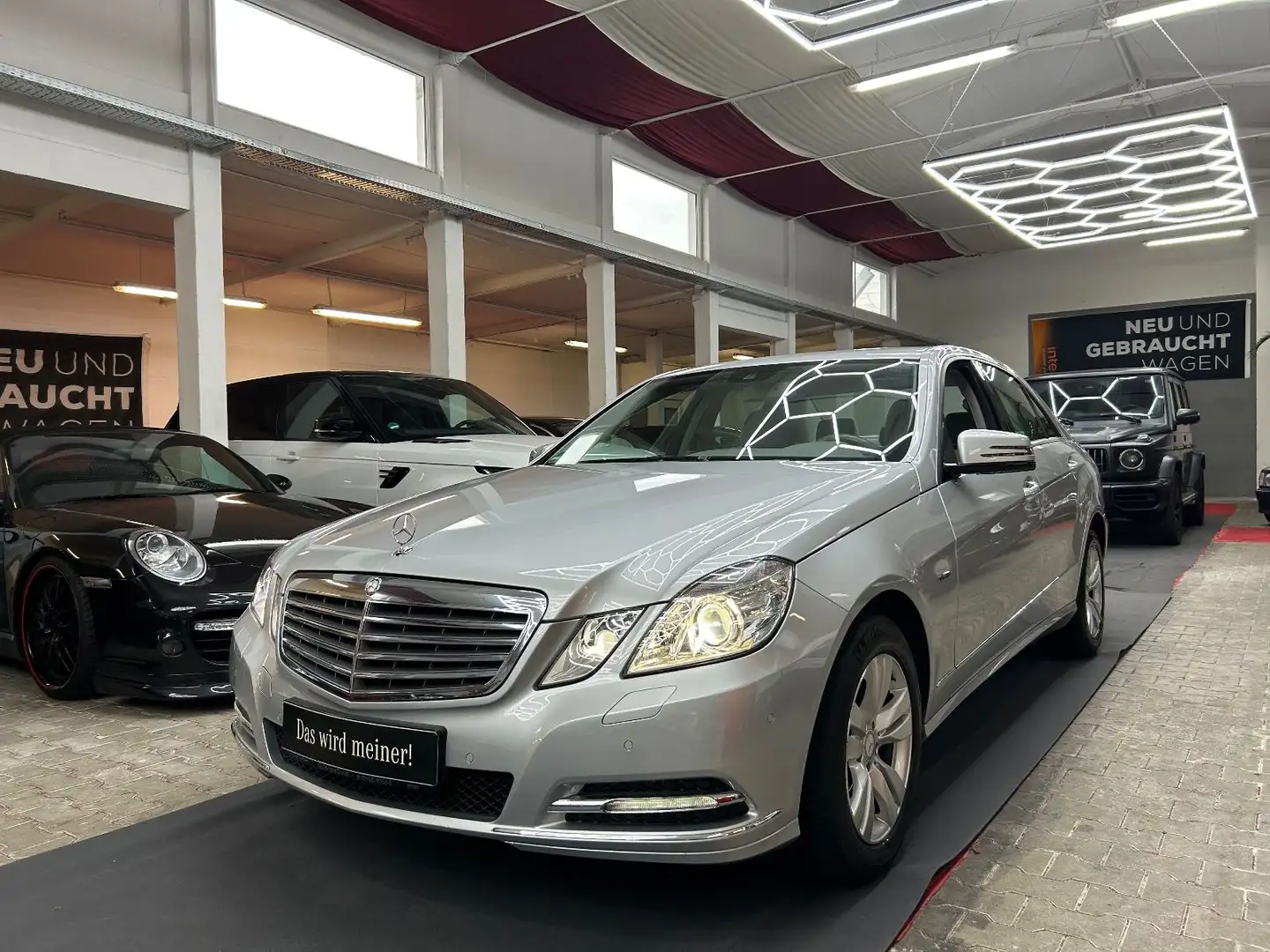 Mercedes-Benz E 200 CGI Lim. BlueEfficiency*1.HAND*73.000 KM* Silber - 1