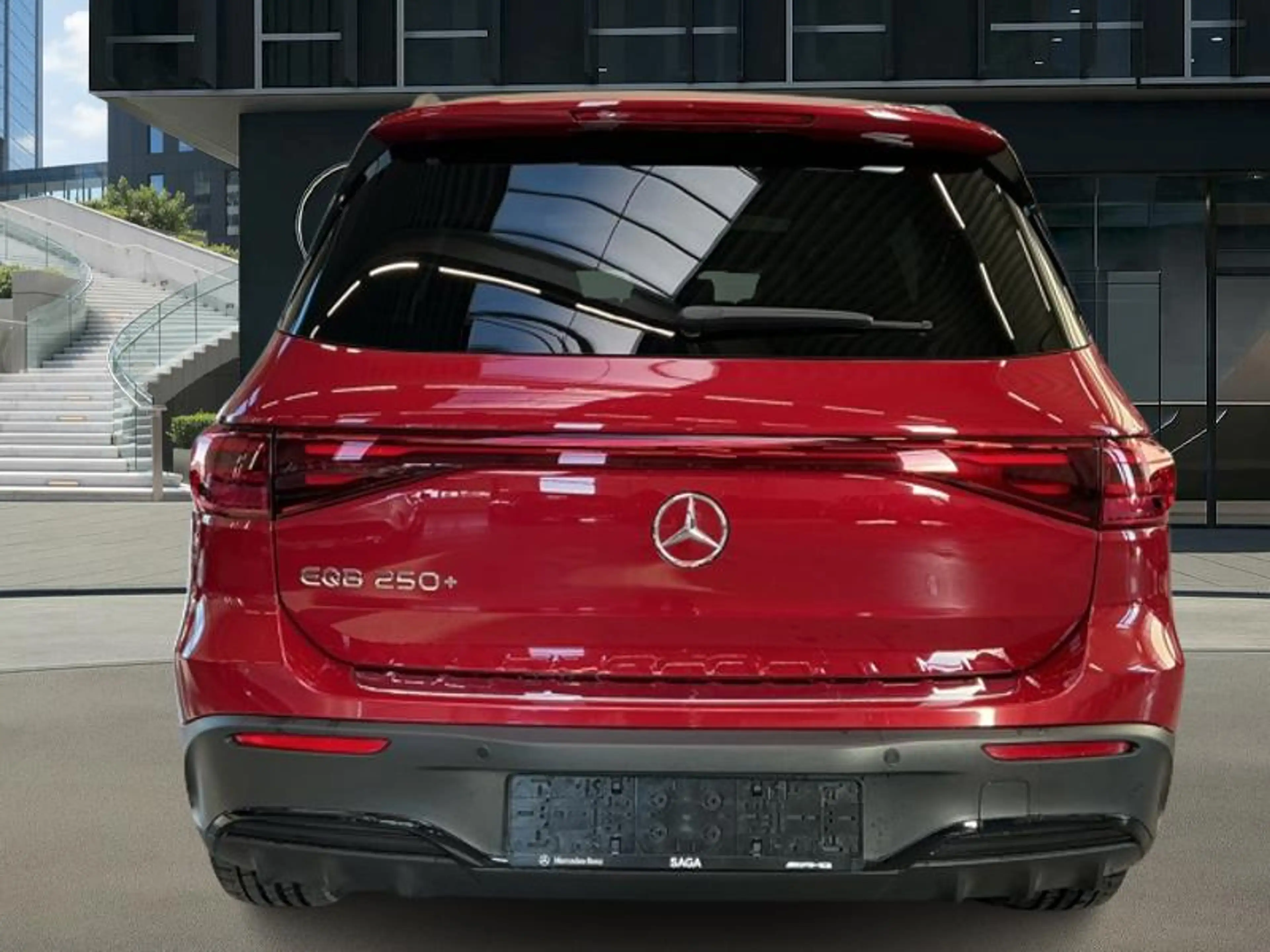 Mercedes-Benz EQB 250 + AMG Pack Night Toit Pano Burmester — photo 5