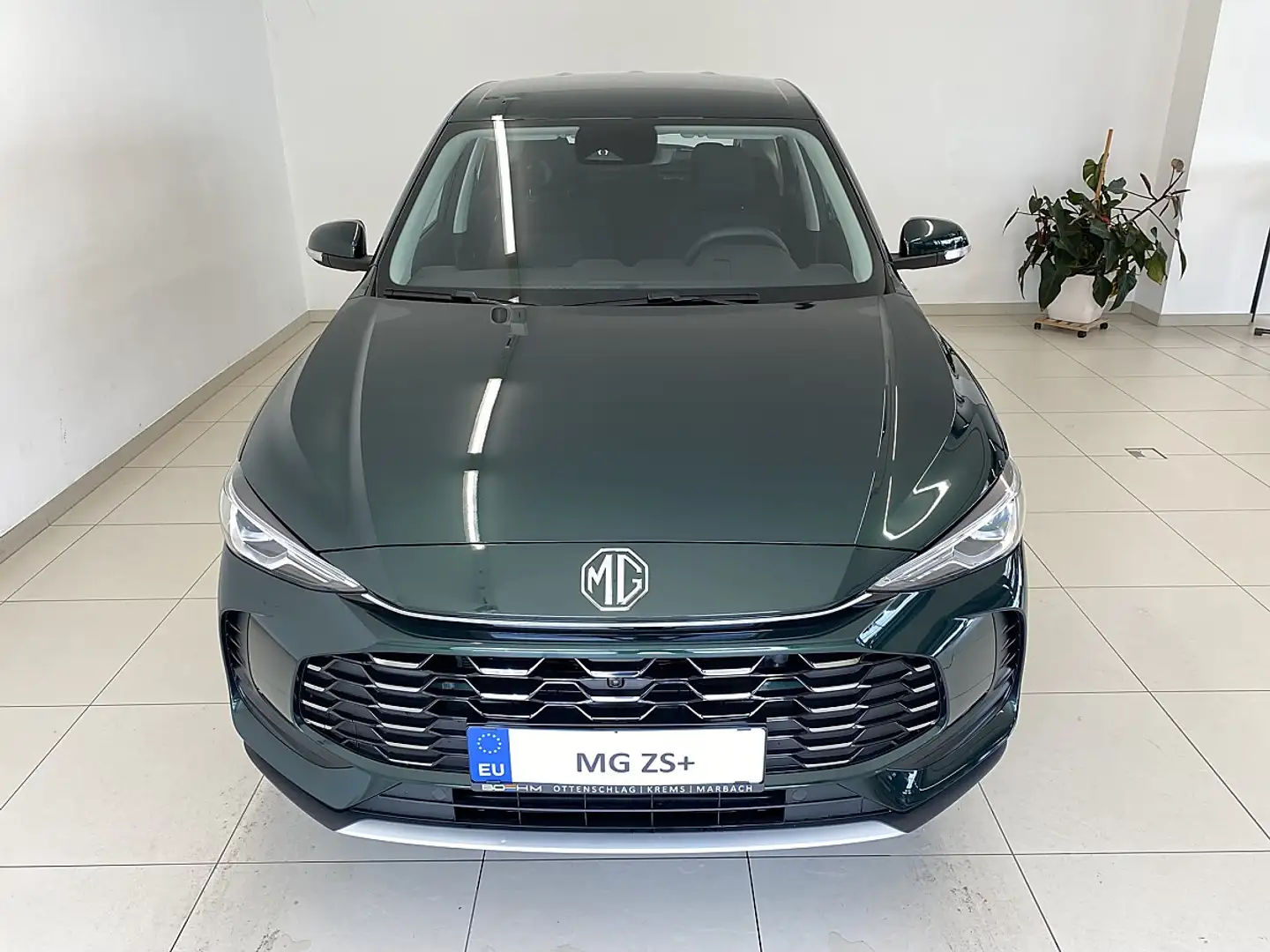 MG ZS + 1.5 Select Grün - 2