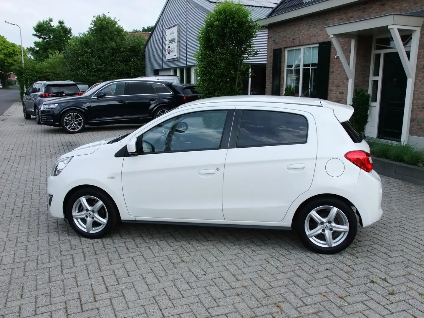 Mitsubishi Space Star 1.0 Intense , Arco , Blue-tooth, Dealer onderhoude Wit - 2