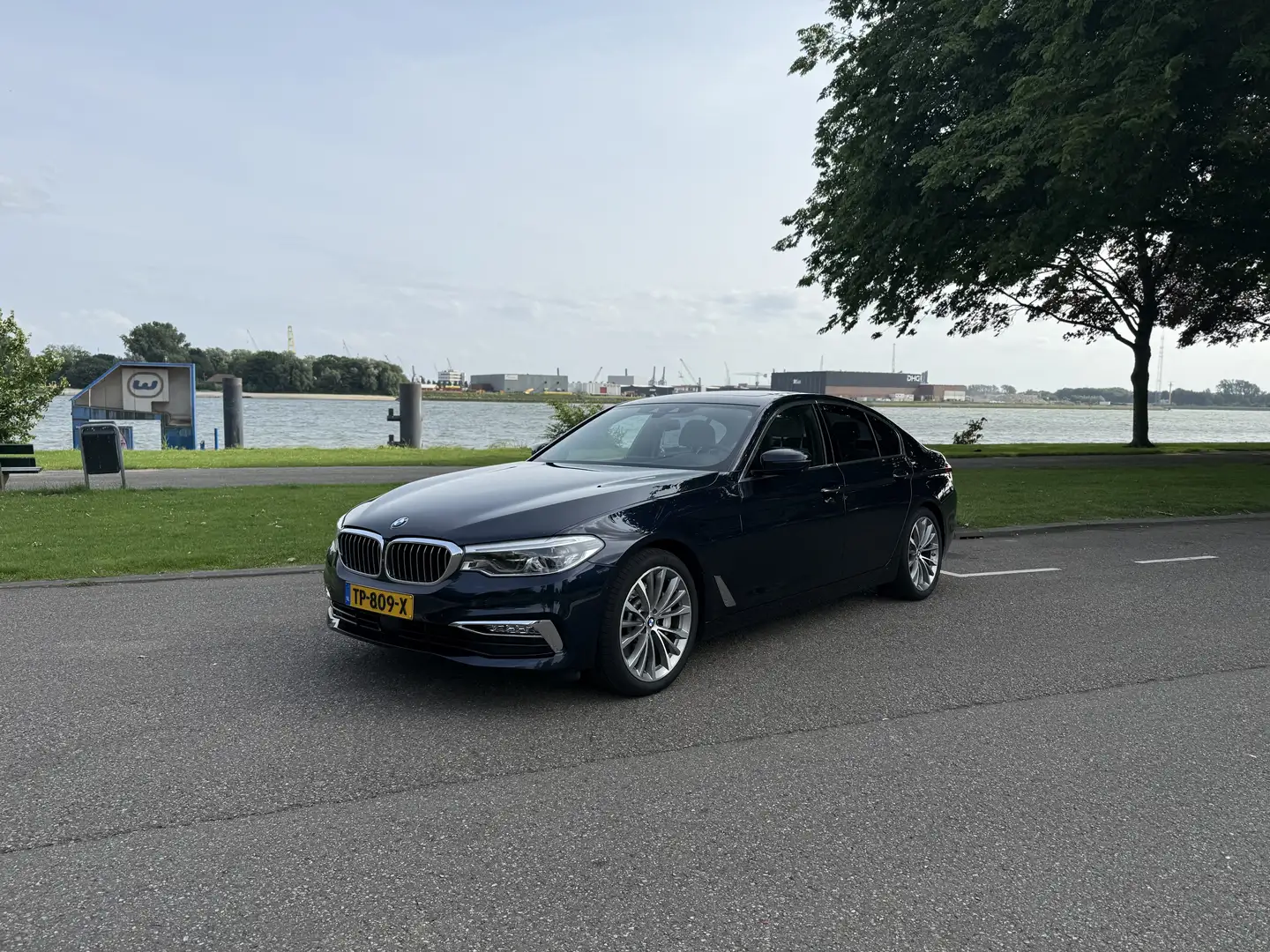 BMW 530 5-Serie 530i High Exe | Luxury Line |PANO|360|FULL Blauw - 2