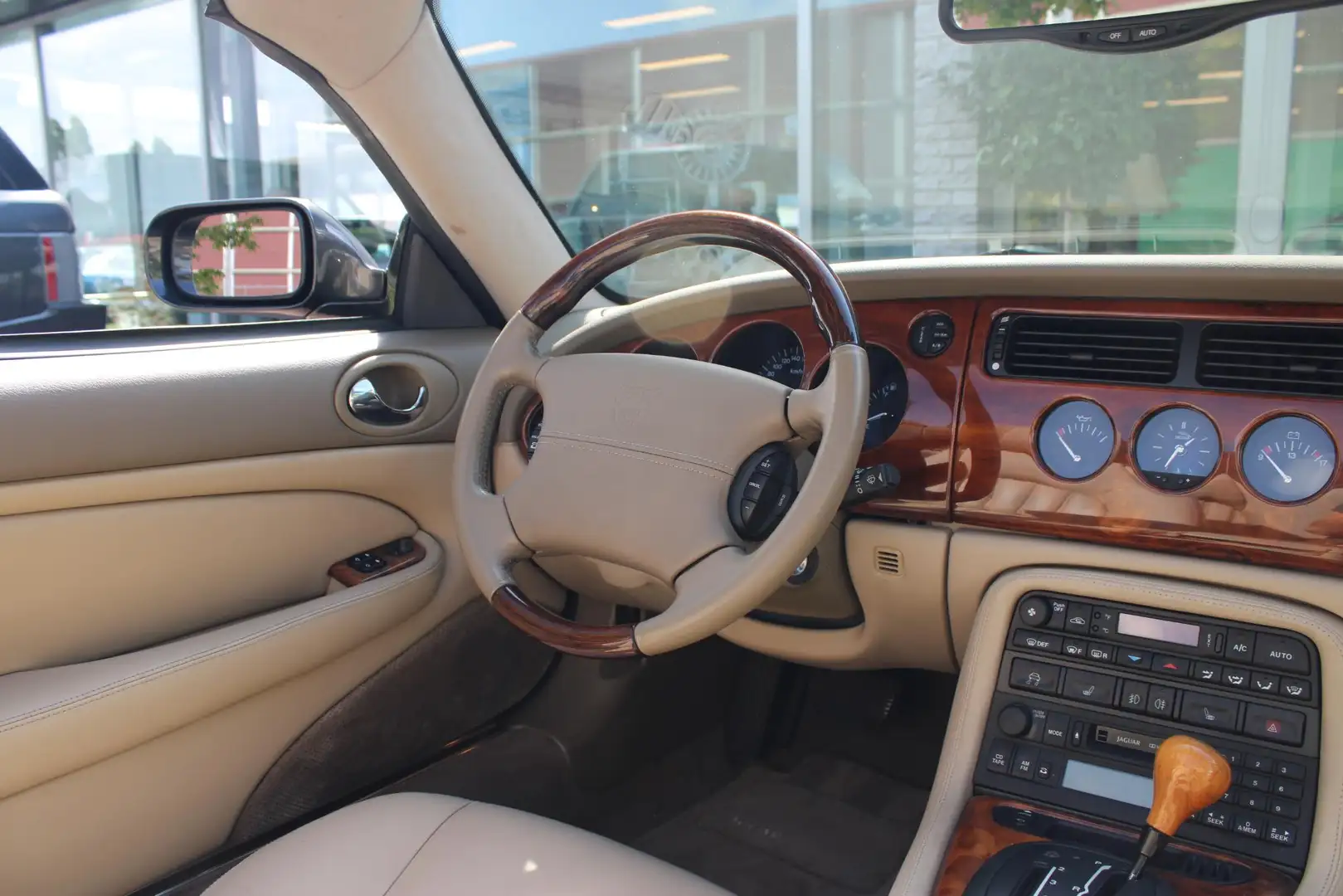 Jaguar XK8 4.2 V8 Convertible Noir - 2