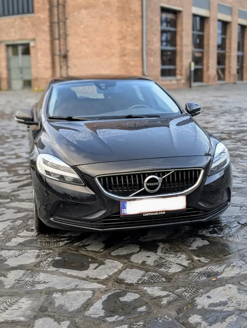 Volvo V40 T2 Momentum - 1
