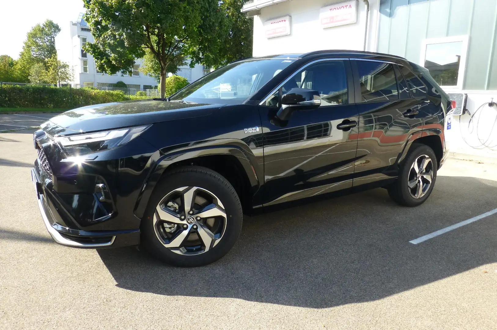 Toyota RAV 4 Plug-in Hybrid 4x4 2.5 VVT-i Plug-in-Hybrid 136... Schwarz - 1