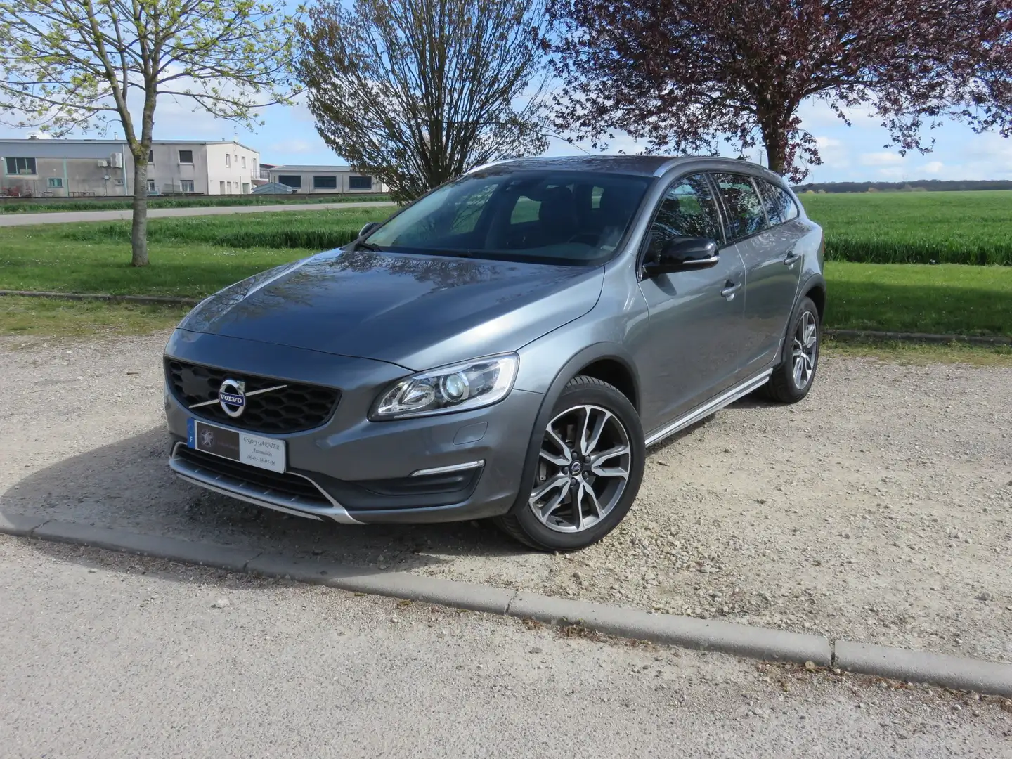 Volvo V60 Cross Country D3 150 ch Geartronic 8   Pro Gris - 2