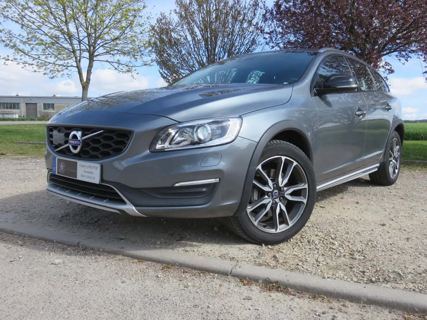 Volvo V60 Cross Country D3 150 ch Geartronic 8   Pro Gris - 1