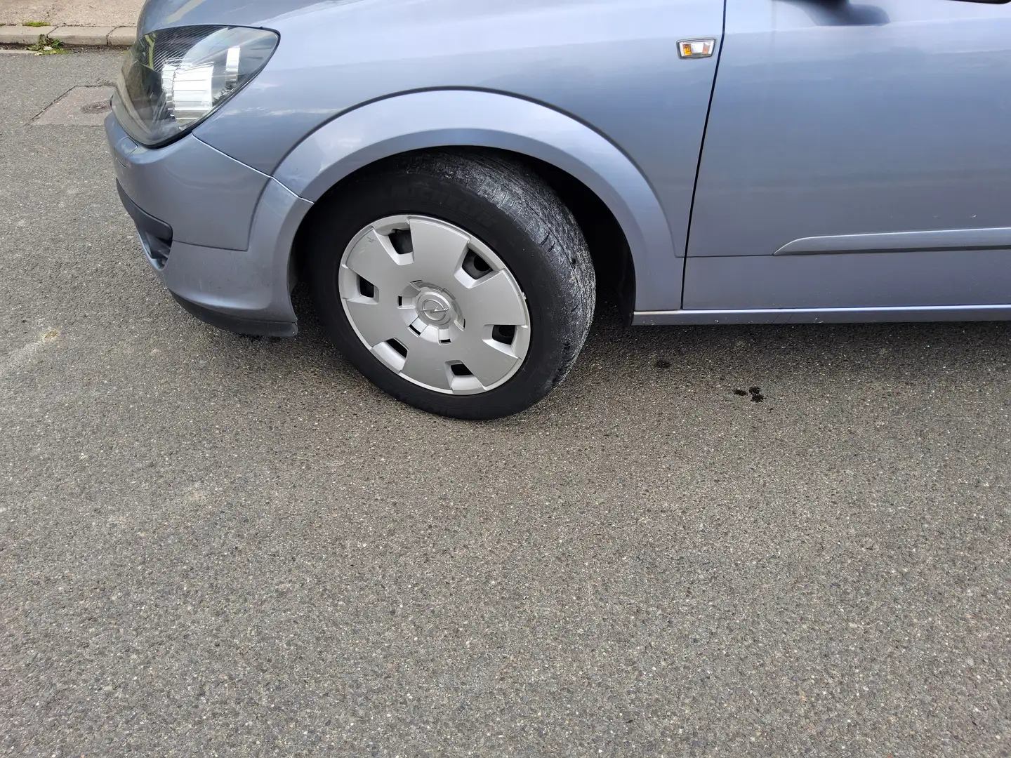 Opel Astra Edition/Tüv 09-2026/Modell 2006/Klimaautomatik Silber - 2