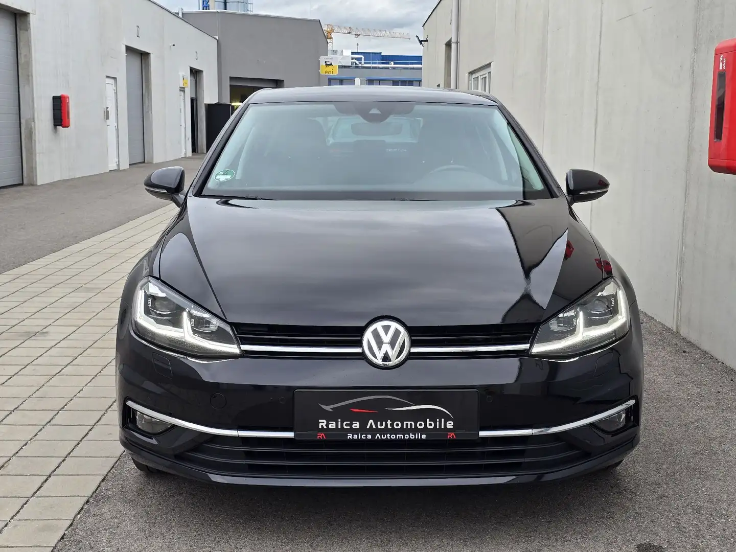 Volkswagen Golf *DSG *LED *Kamera *ACC *CarPlay *SHZ Schwarz - 2
