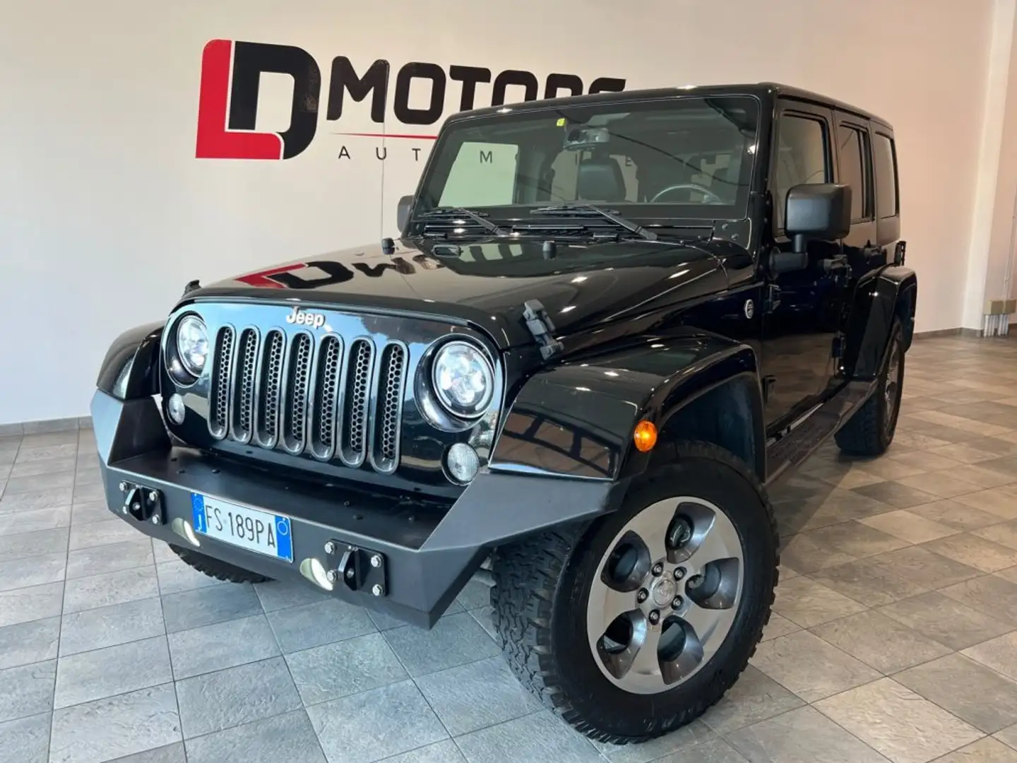 Jeep Wrangler Unlimited 2.8 CRD DPF Sahara Auto E6b Noir - 2