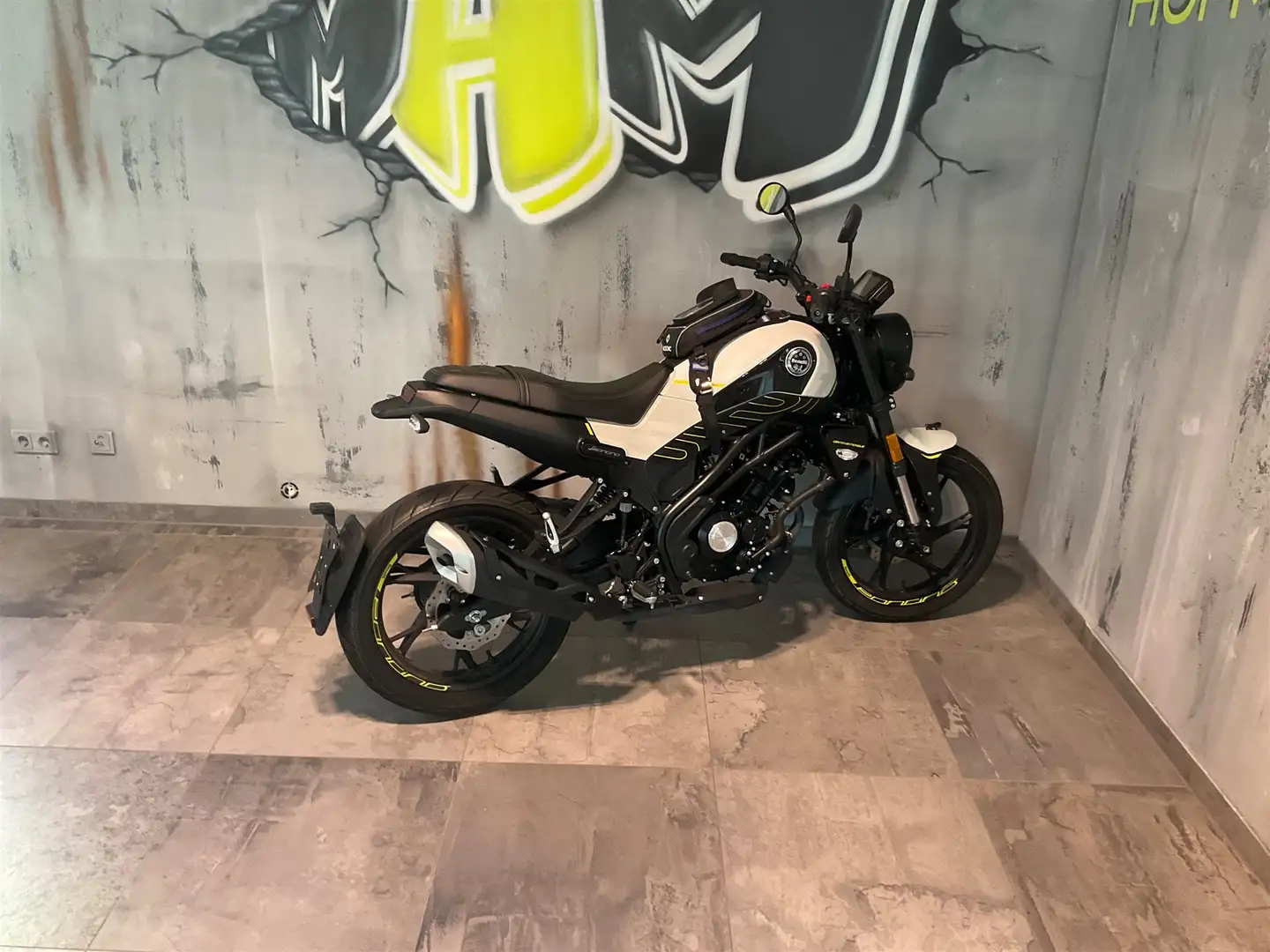Benelli Leoncino Белый - 1