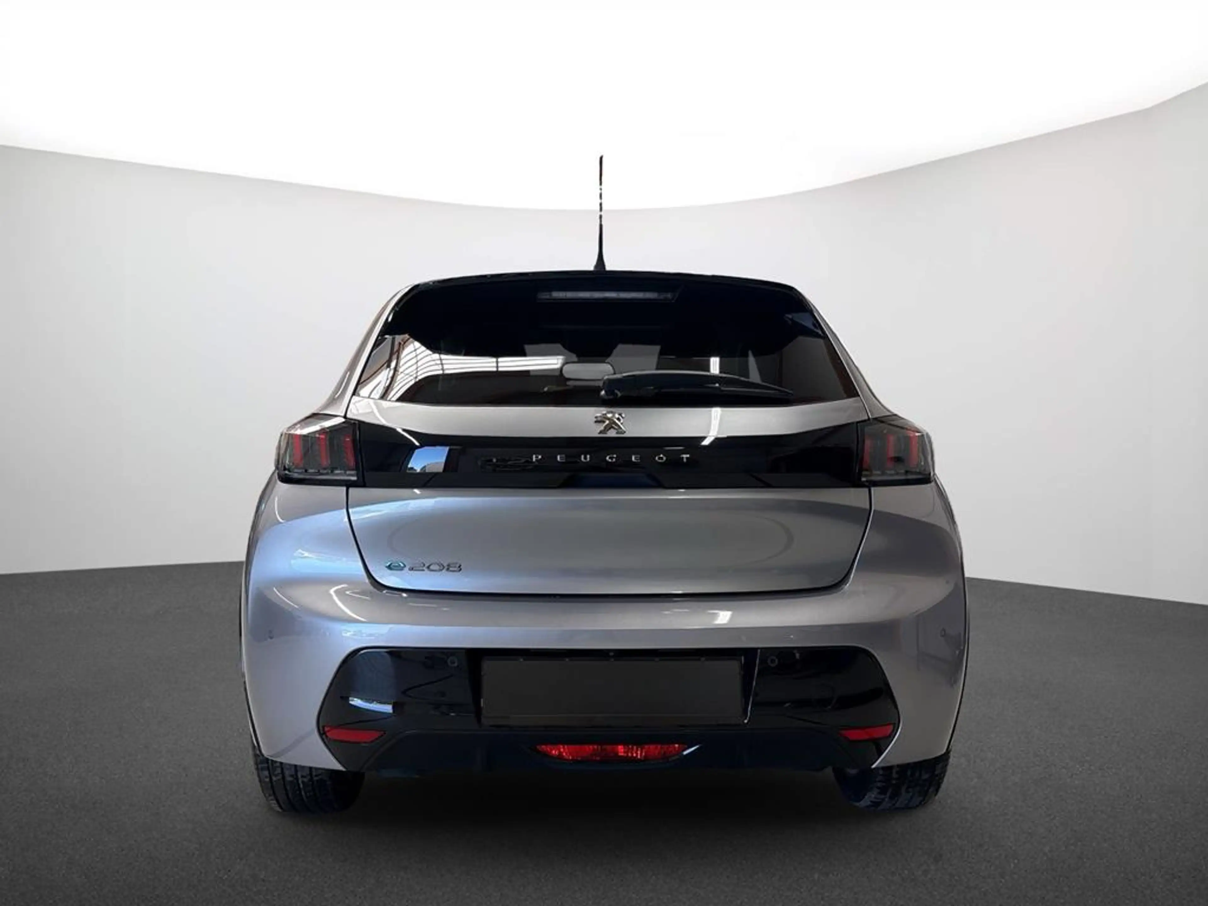 Peugeot e-208 136 Allure Pack — photo 3