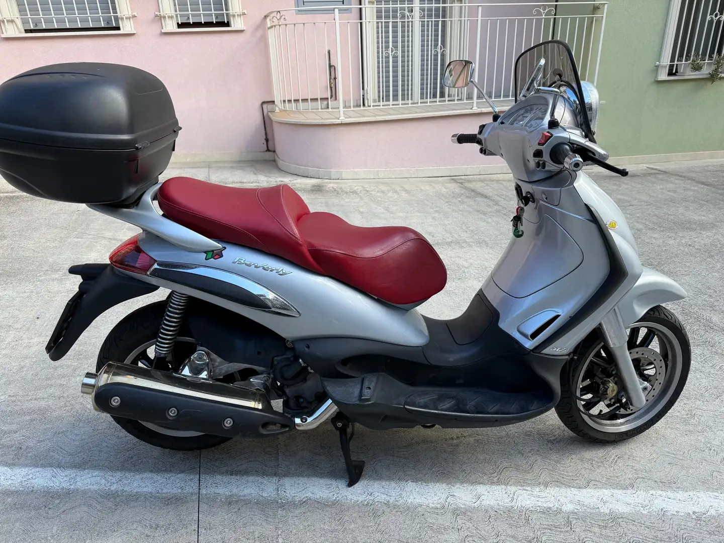 Piaggio Beverly 500 Grijs - 1