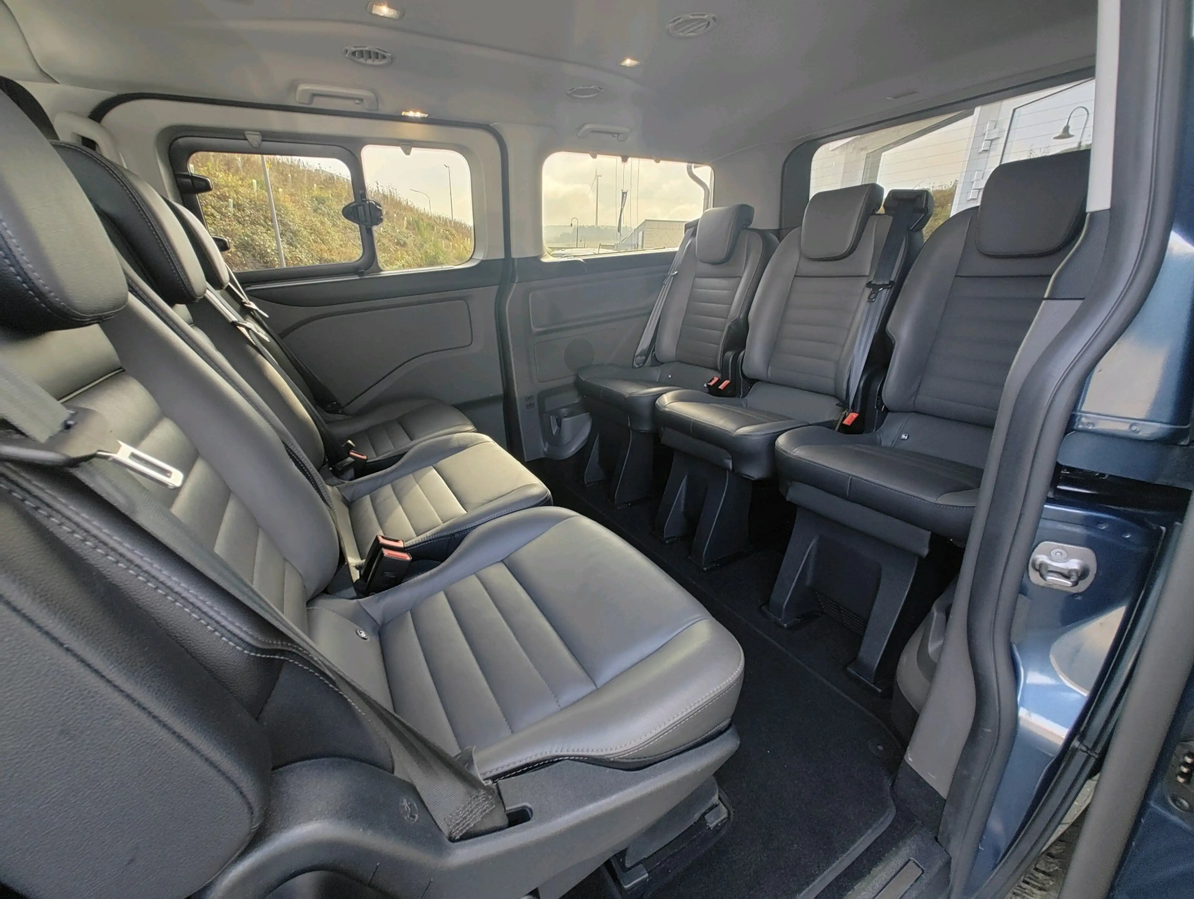 Ford Tourneo Custom Kombi L1 Titanium Automatik — photo 14