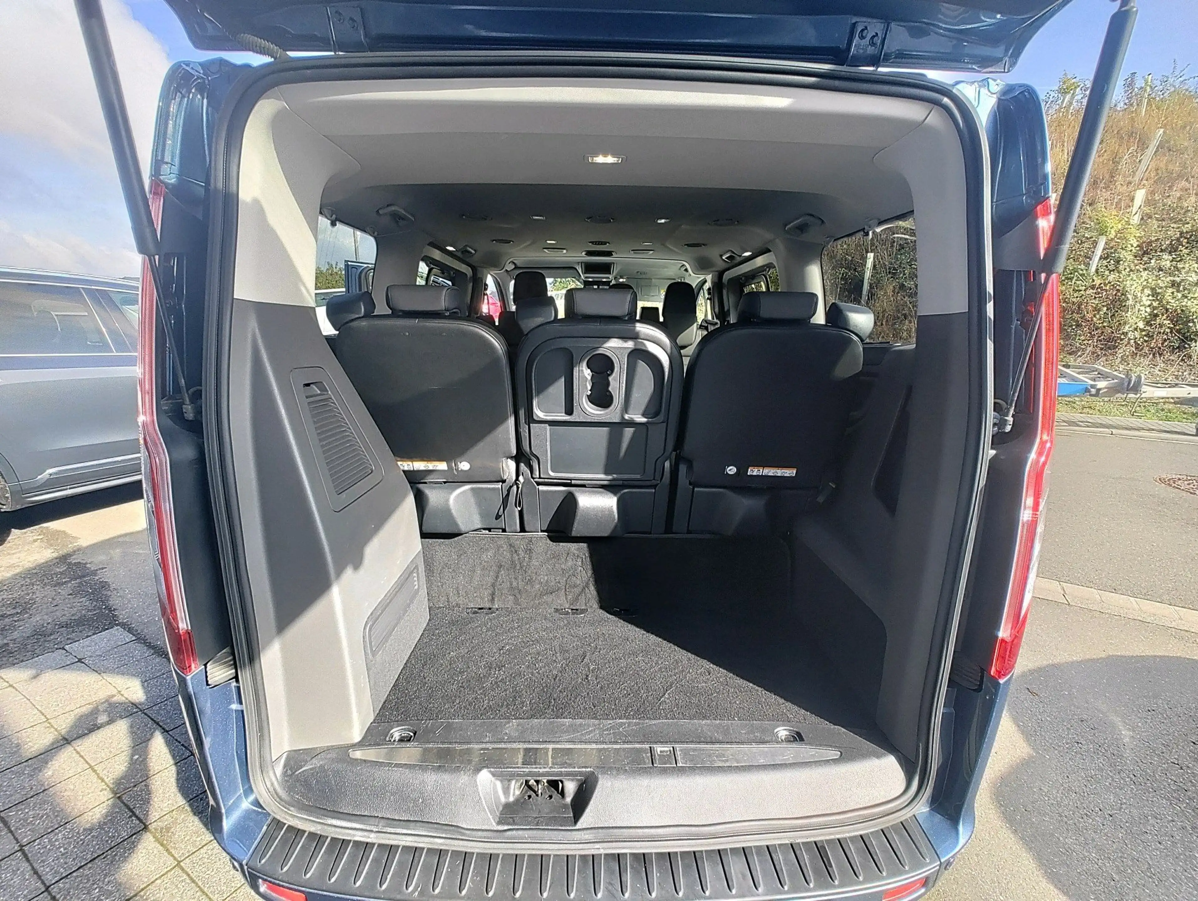 Ford Tourneo Custom Kombi L1 Titanium Automatik — photo 5