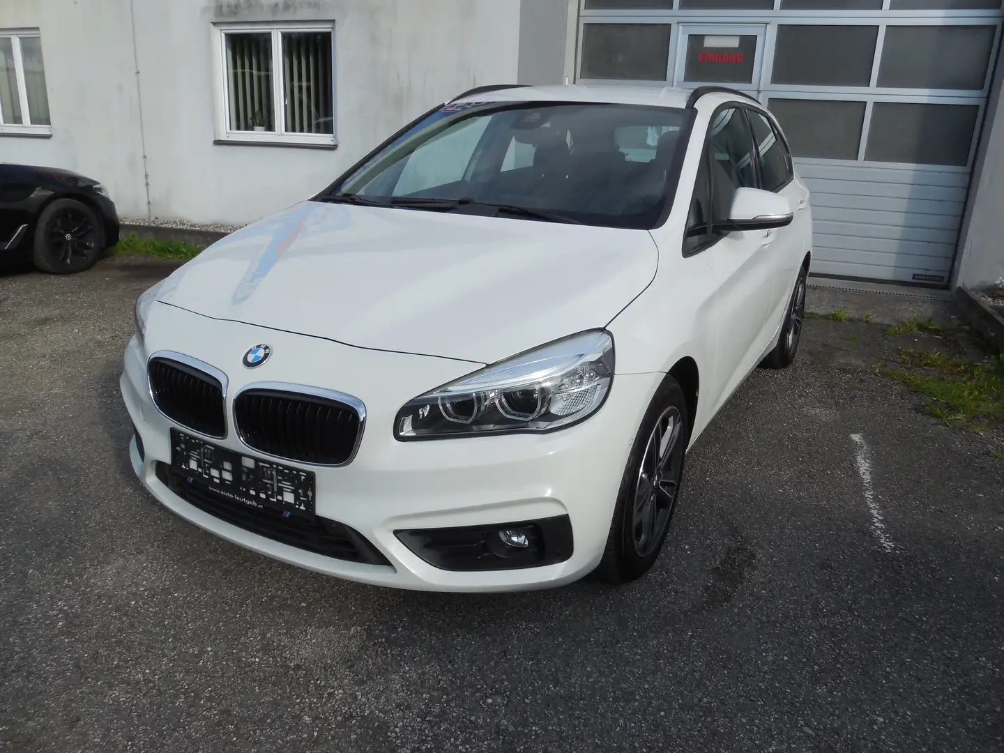 BMW 218 i  Active Tourer   MOTOR NEU! Weiß - 2