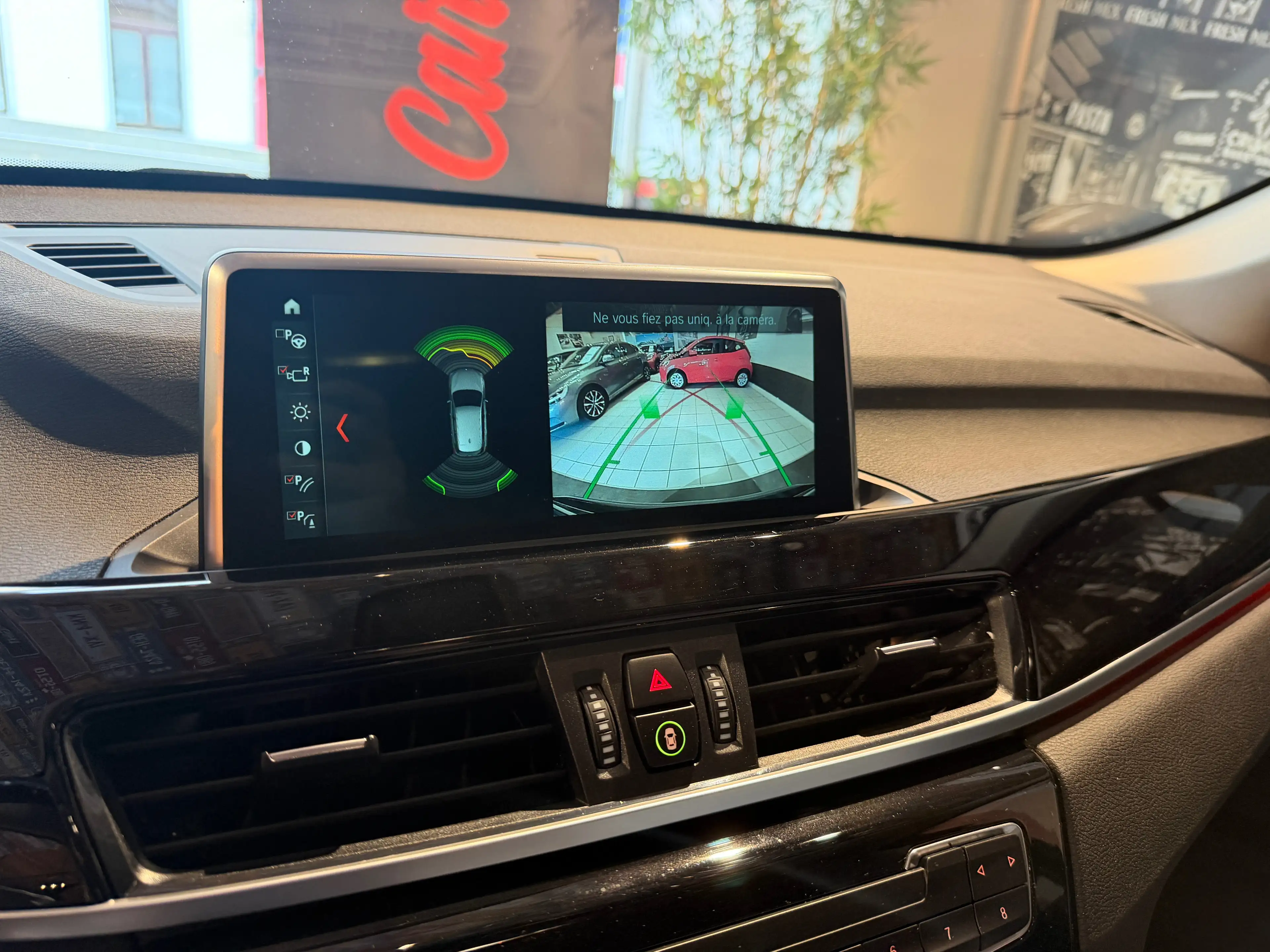 BMW X1 2.0iA xDrive20 * BOITE AUTO * CUIRS * SIEGES ELECTRIQUES / CHAUFFANTS * CARNET FULL — photo 13