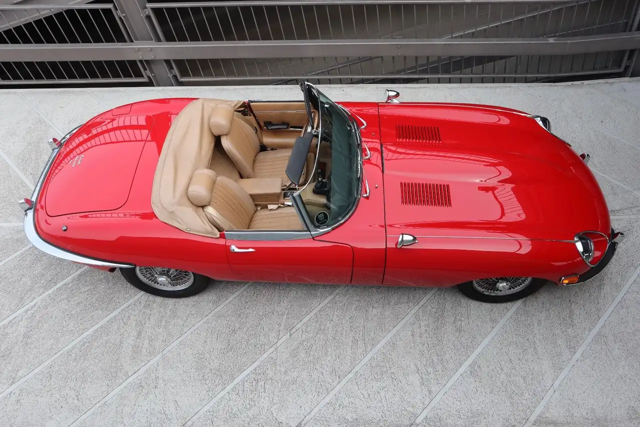 Jaguar E-Type Serie 2 4,2 Roadster, foto 11
