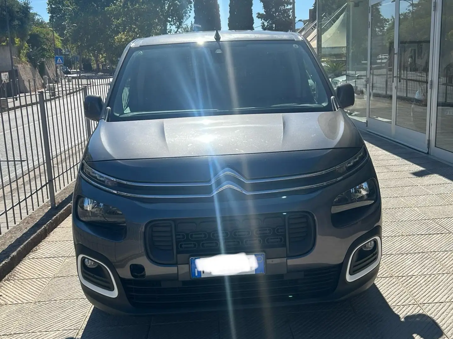 Citroen Berlingo 1.5 bluehdi M Shine autocarro 5 posti Grau - 2