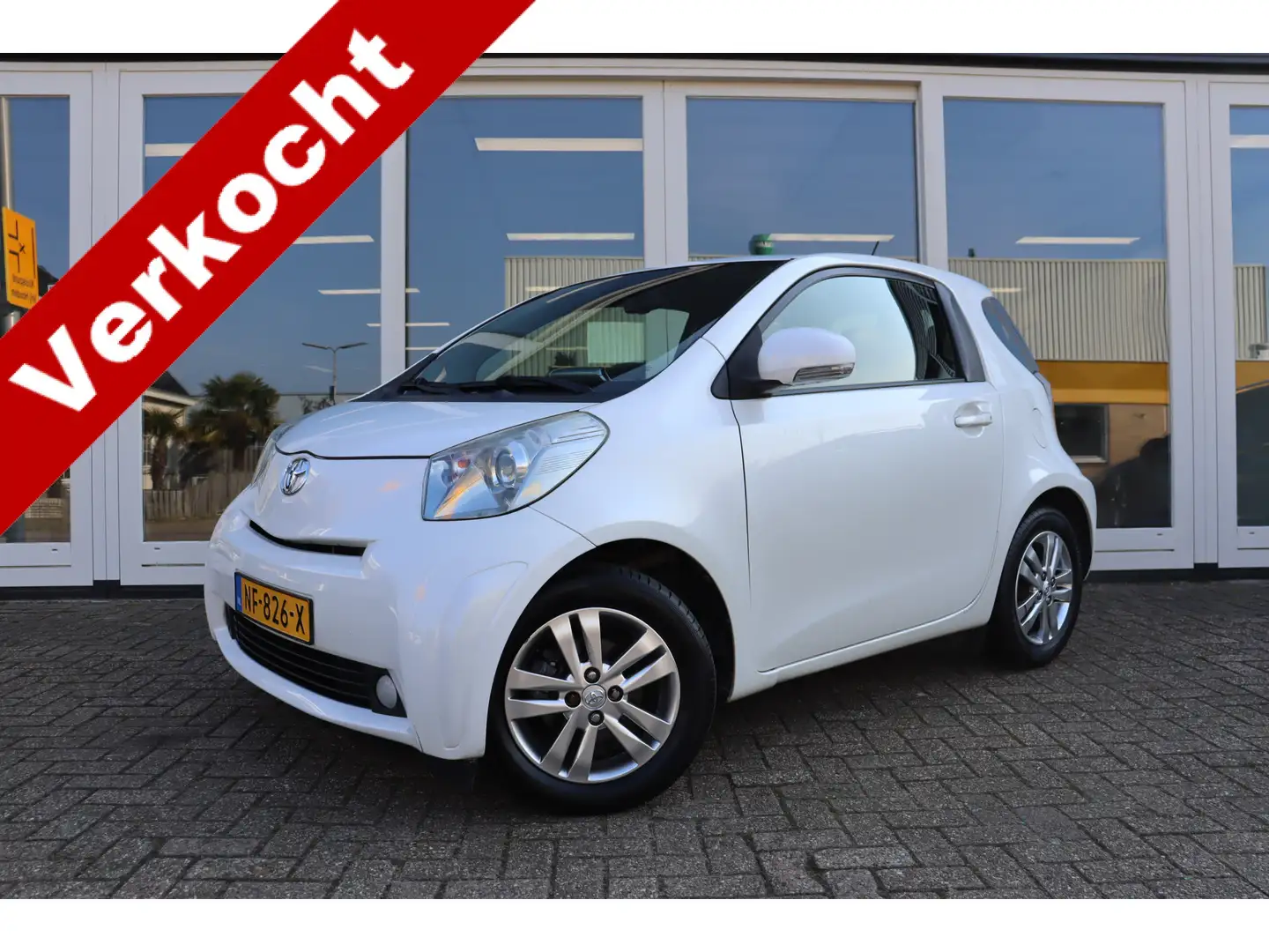 Toyota iQ 1.0 VVTi Aspiration, Automaat, PDC A, Airco, Prijs Blanco - 1