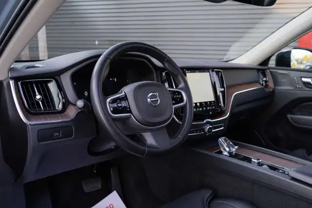 Volvo XC60 view 15