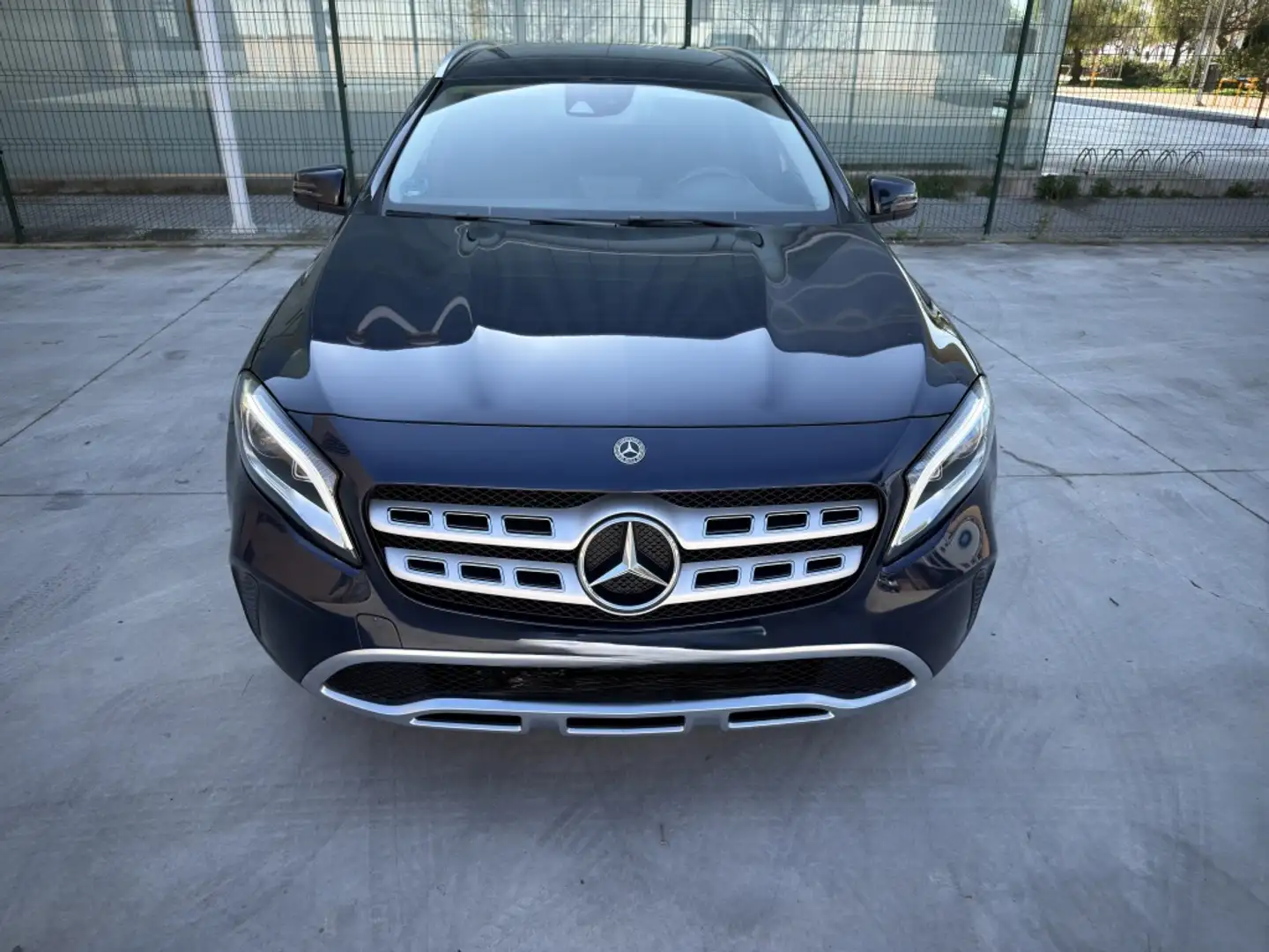 Mercedes-Benz GLA 180 7G-DCT Azul - 2