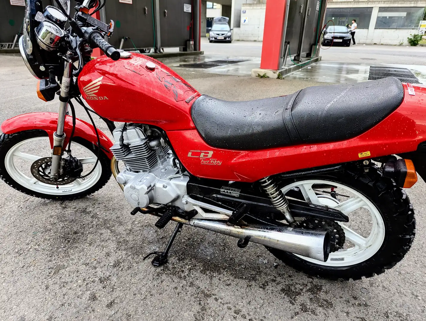 Honda CB 250 Two Fifty - Cafe Racer - restauriert - Naked Bike Rosso - 2